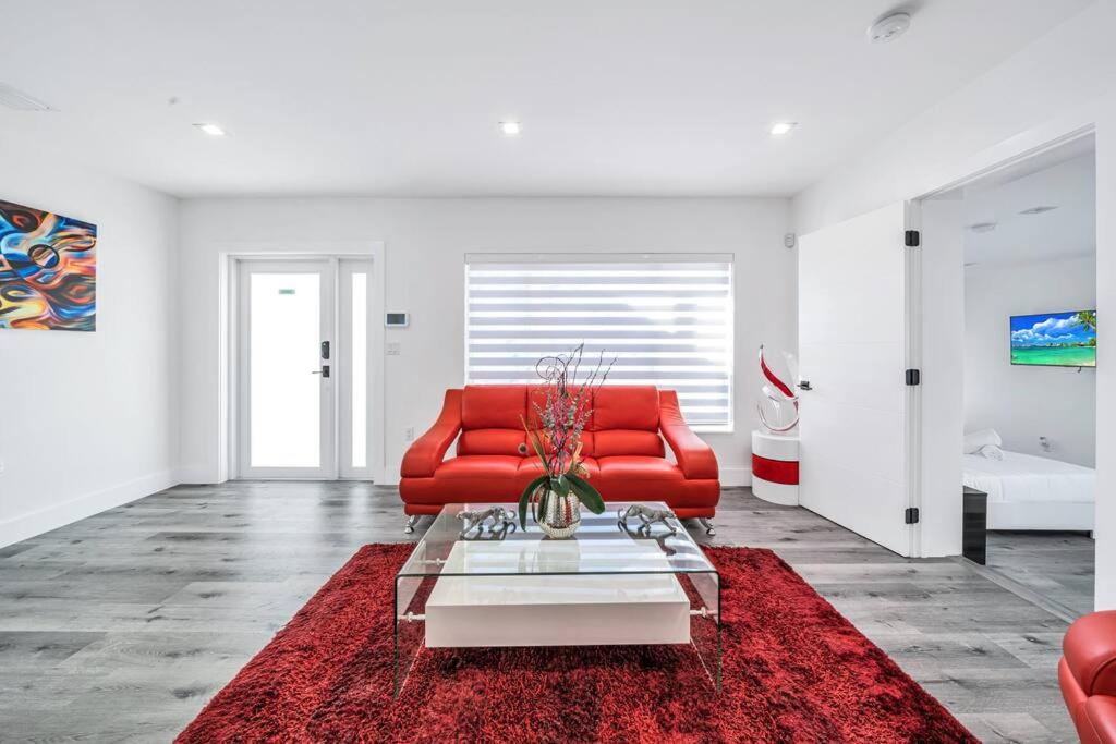 Family Room photo 3
