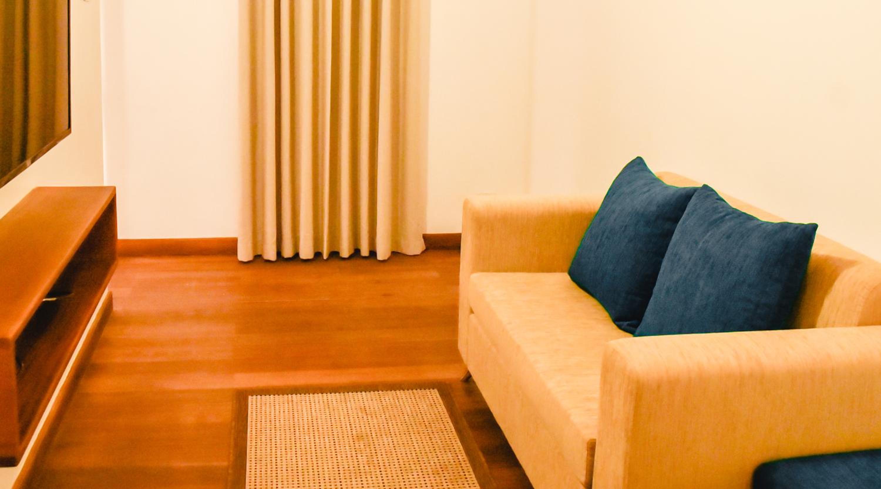 Superior Suite - Photo 7