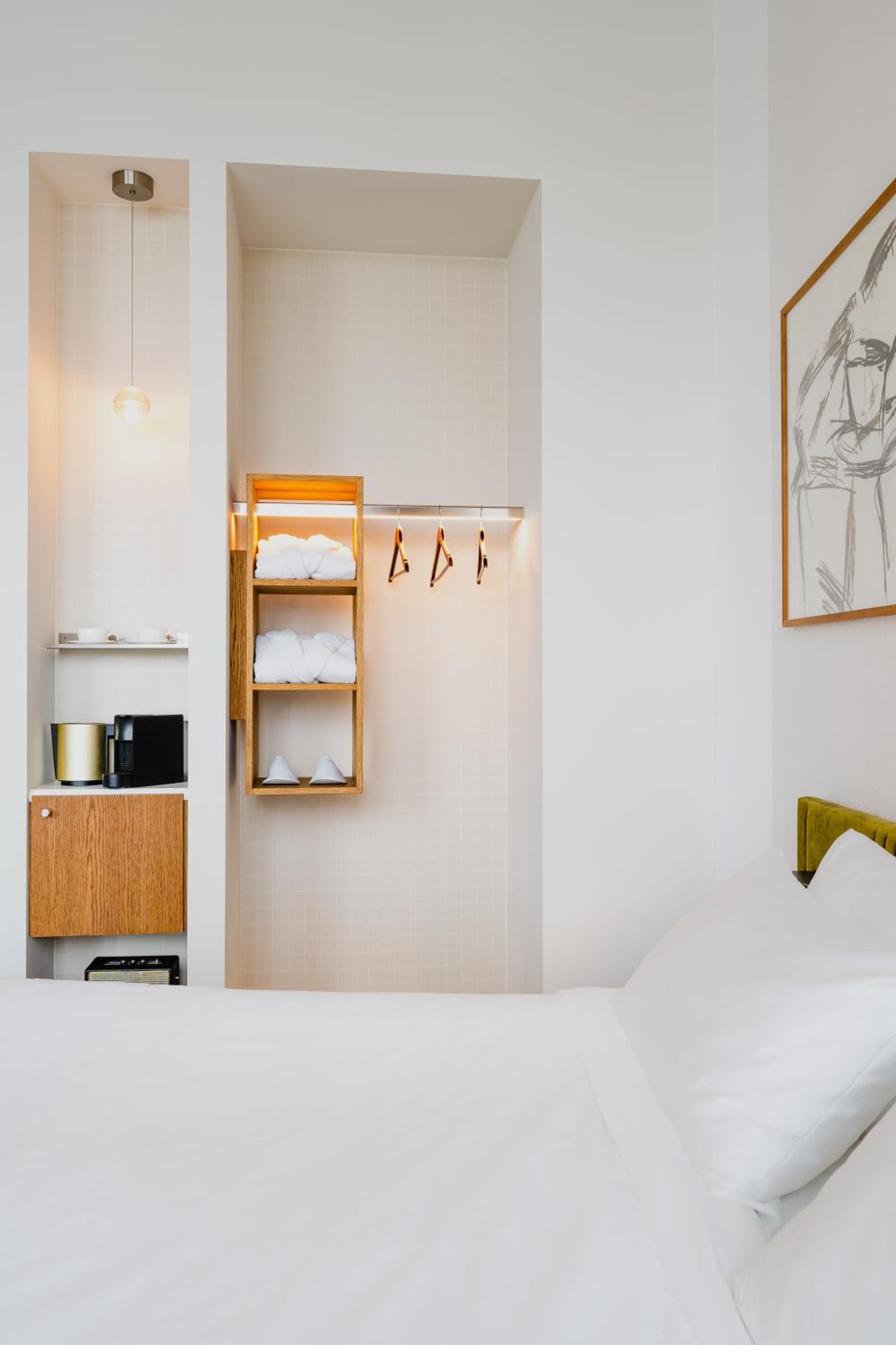 Deluxe Double or Twin Room – Riverfront View thumbnail 6