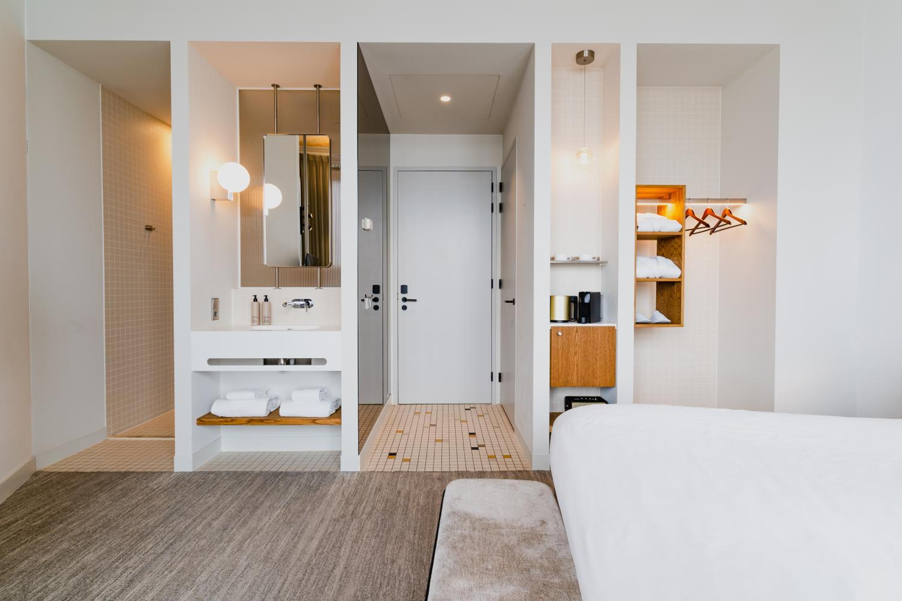 Deluxe Double or Twin Room – Riverfront View