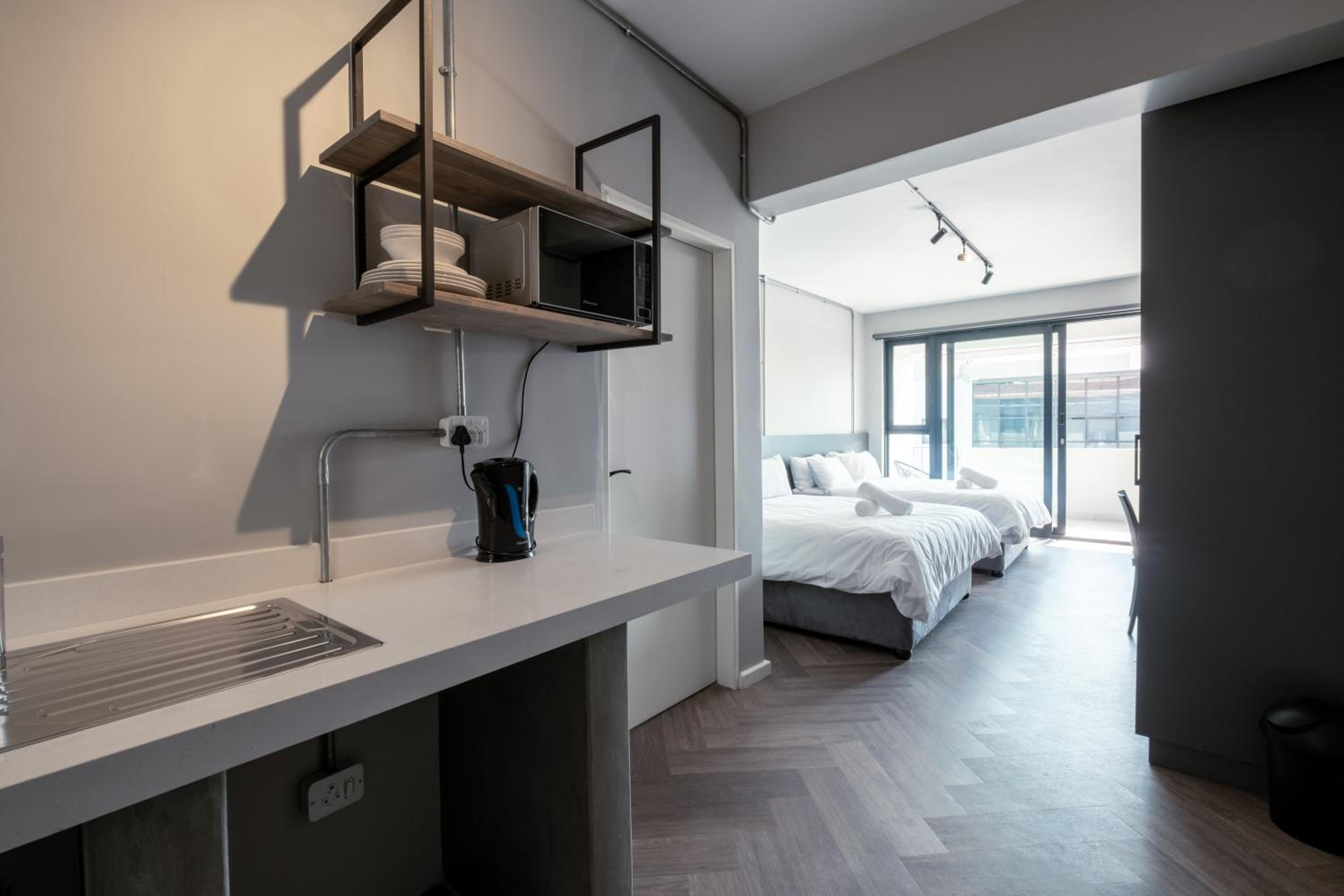 Deluxe Double or Twin Room with Balcony photo 3