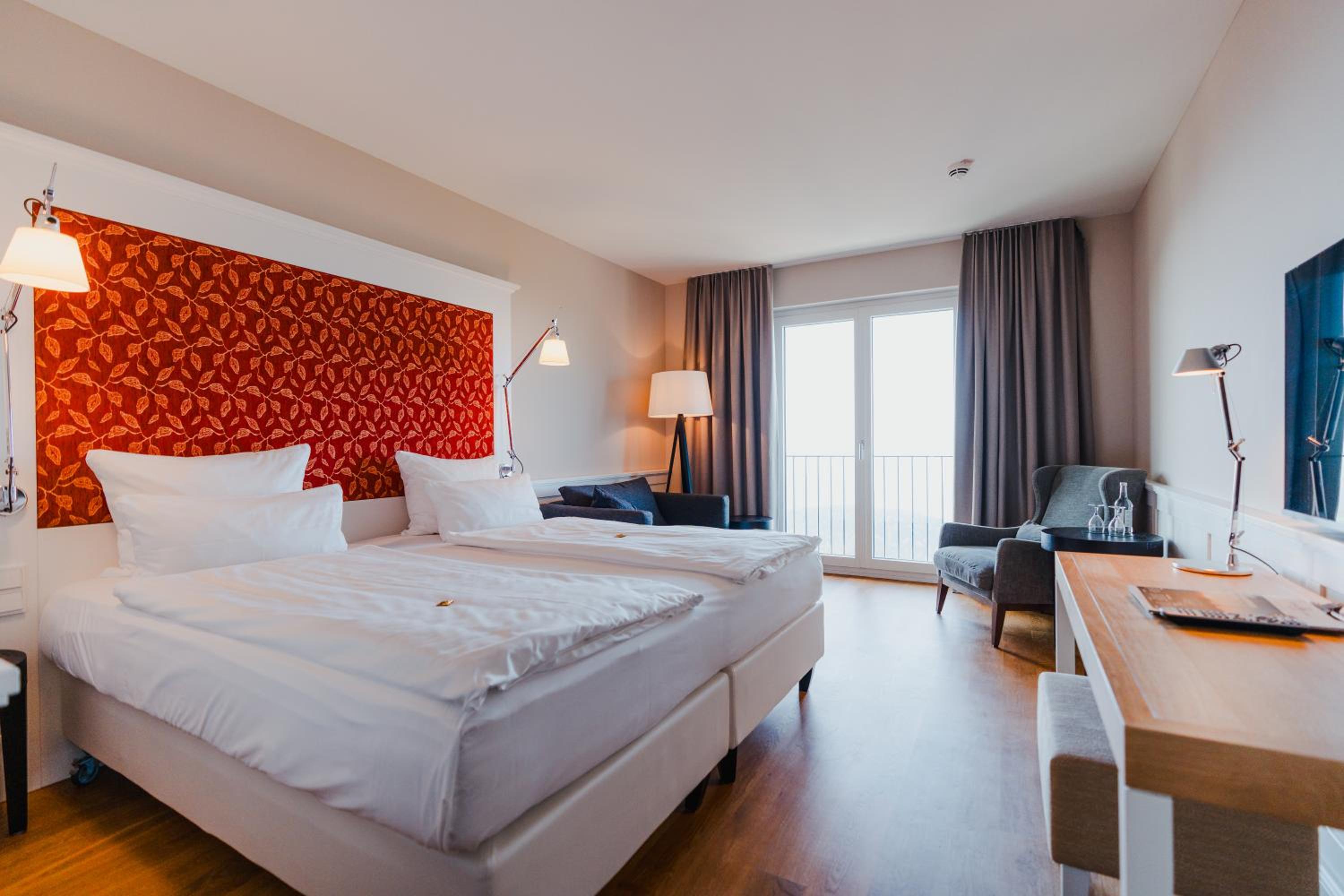 Deluxe Double or Twin Room with City View - Photo 3
