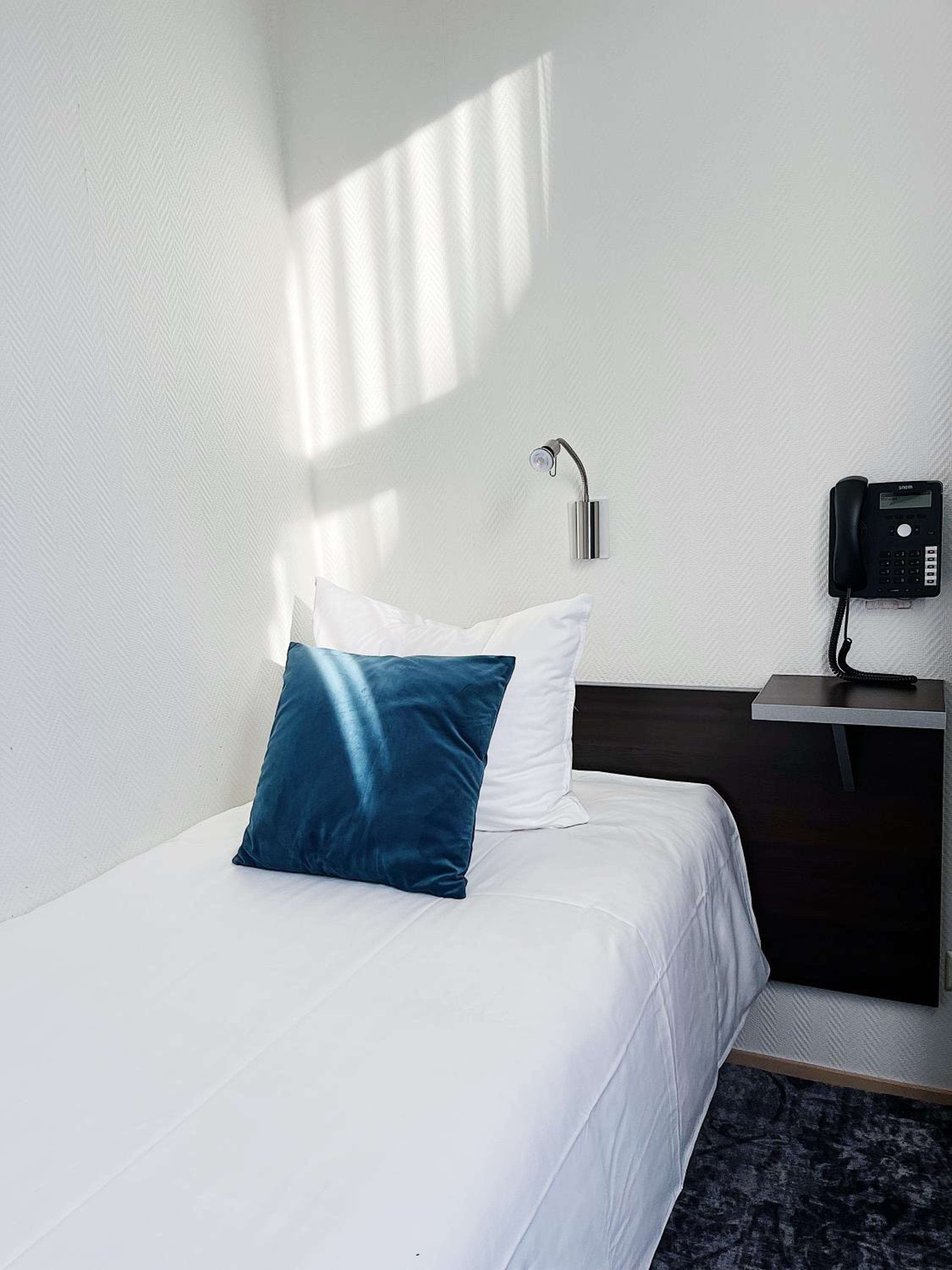 Single Room photo 2