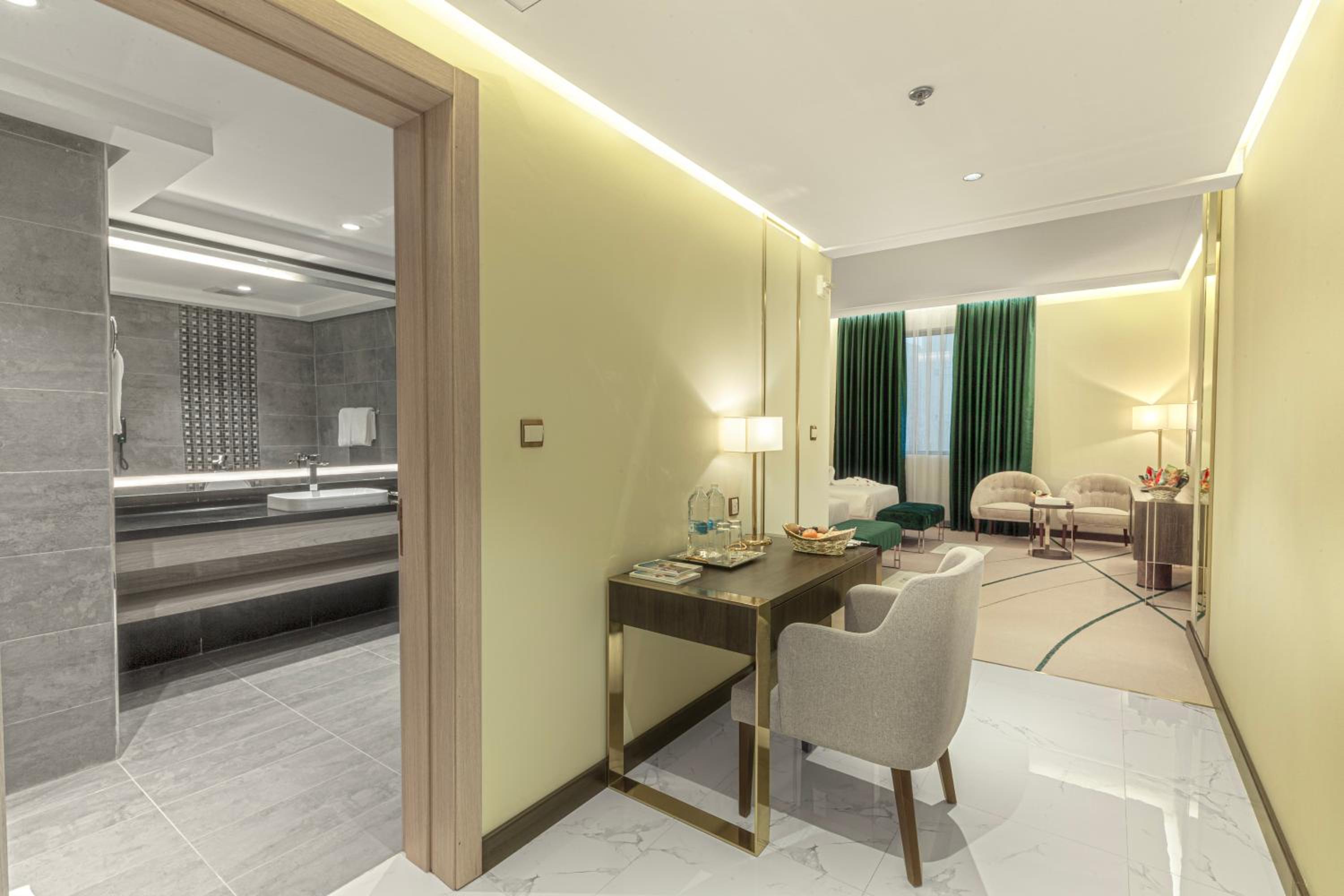 Deluxe Twin Room - Photo 2