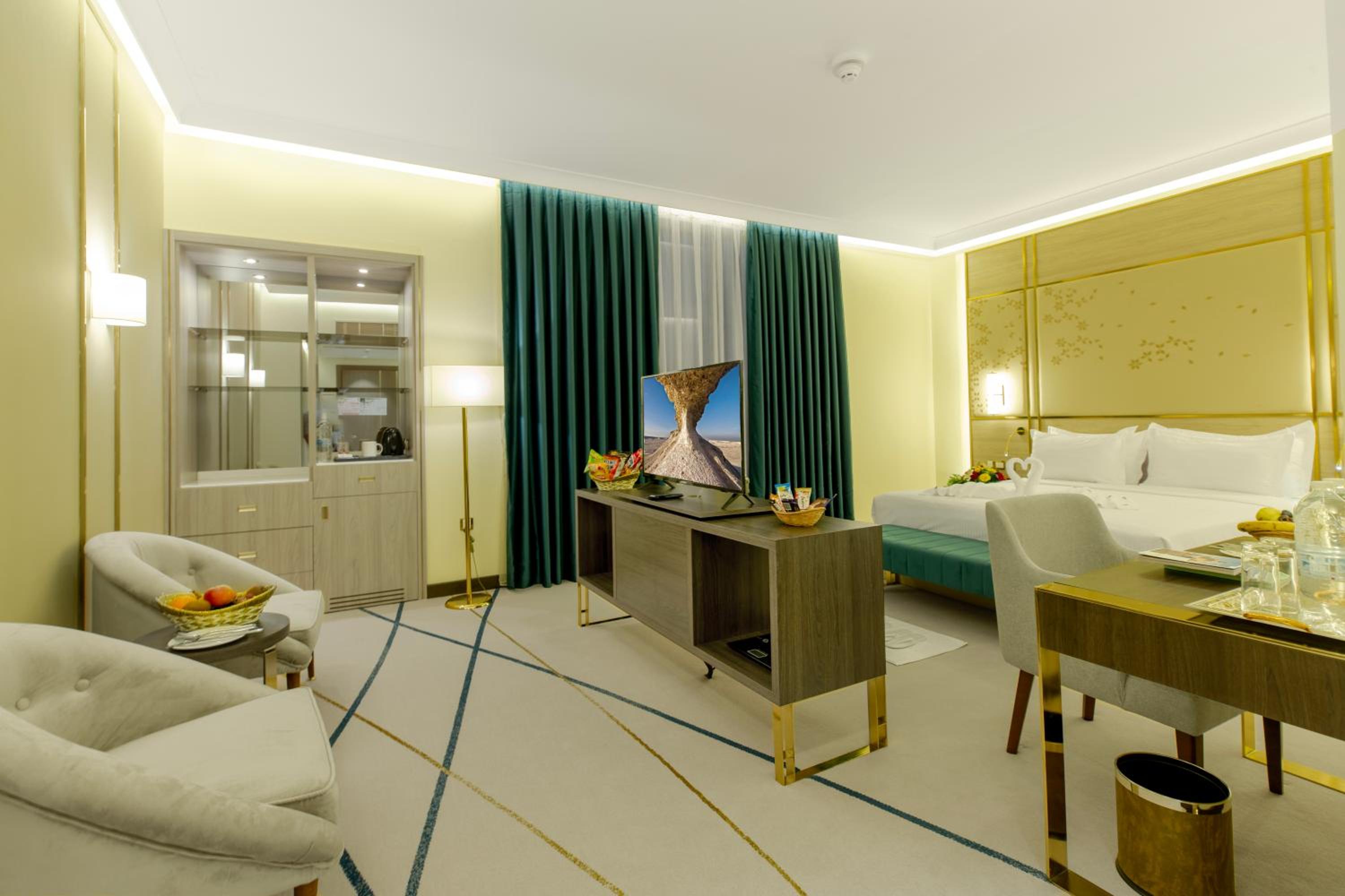 Superior King Room - Photo 2