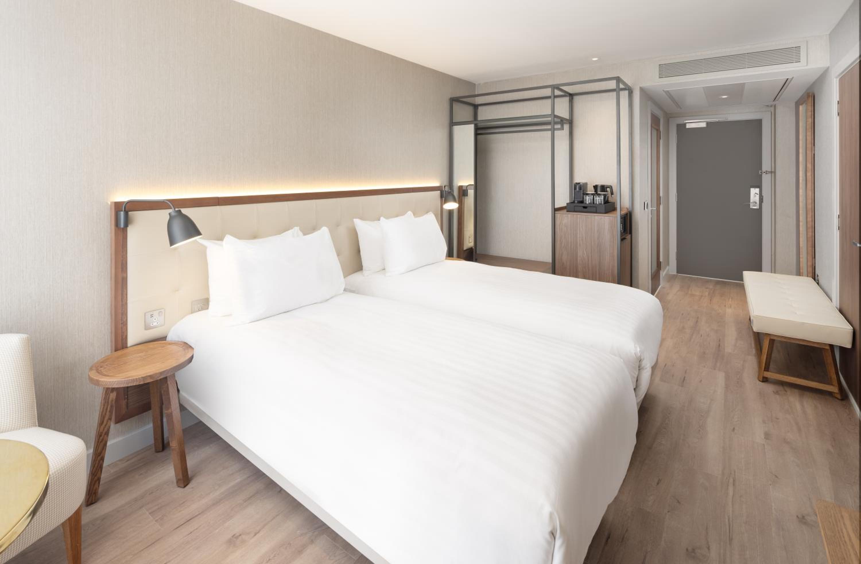 Standard Twin Room - Photo 15