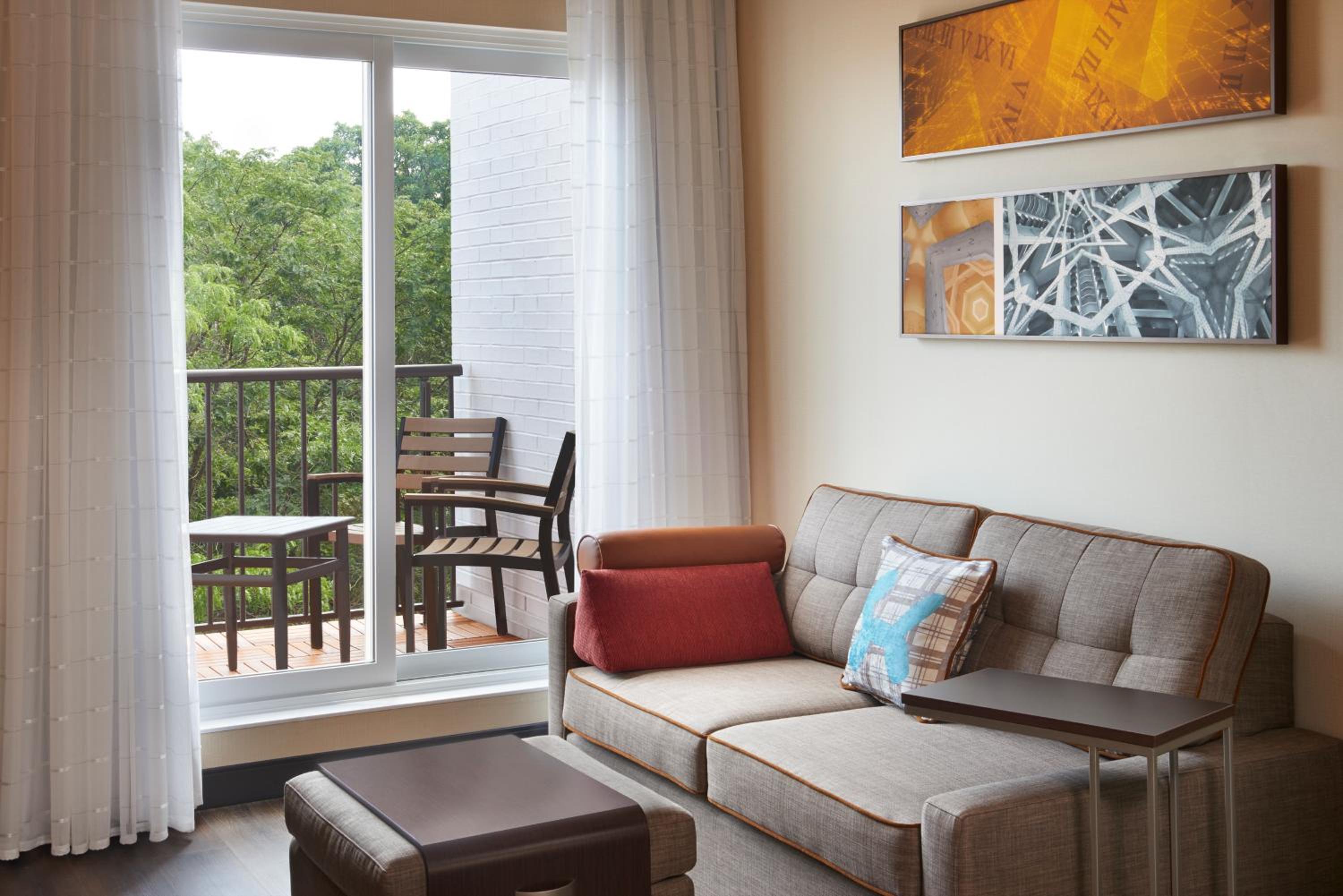 One-Bedroom Suite with Two Queen Beds, Sofa Bed and Balcony - Photo 1