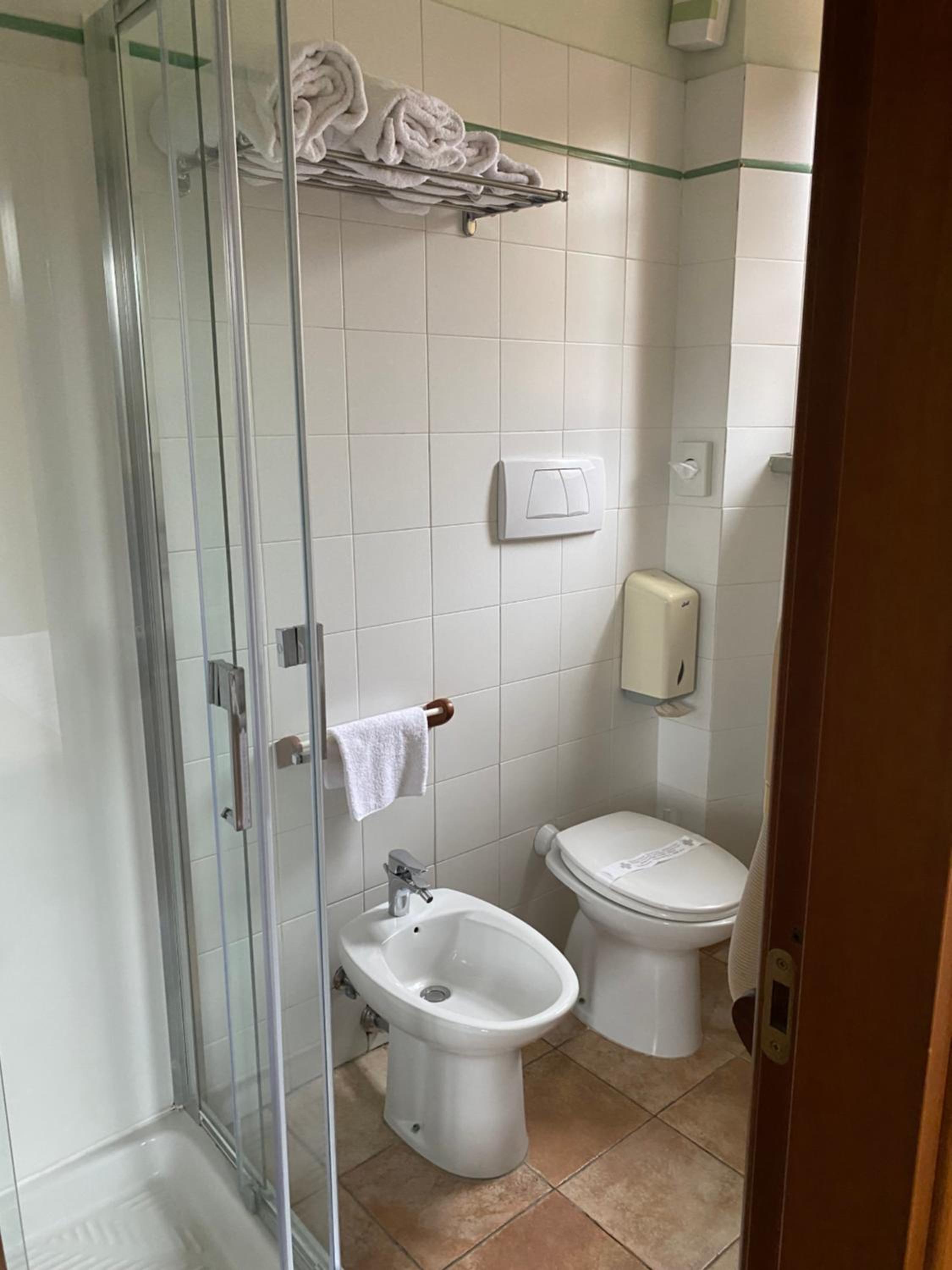 Double Room - Photo 3