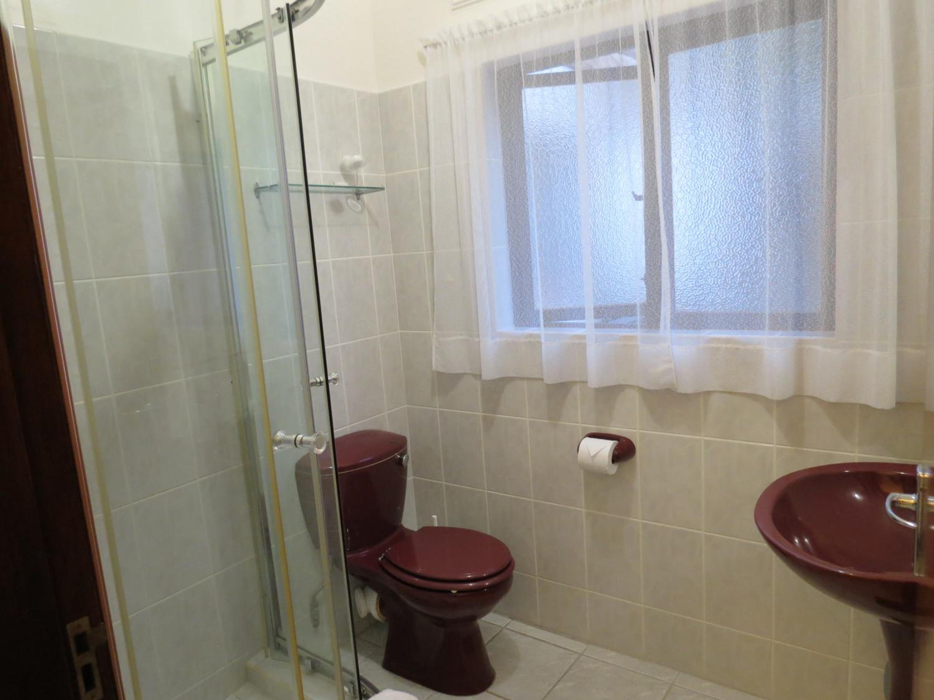 Double Room - Photo 8