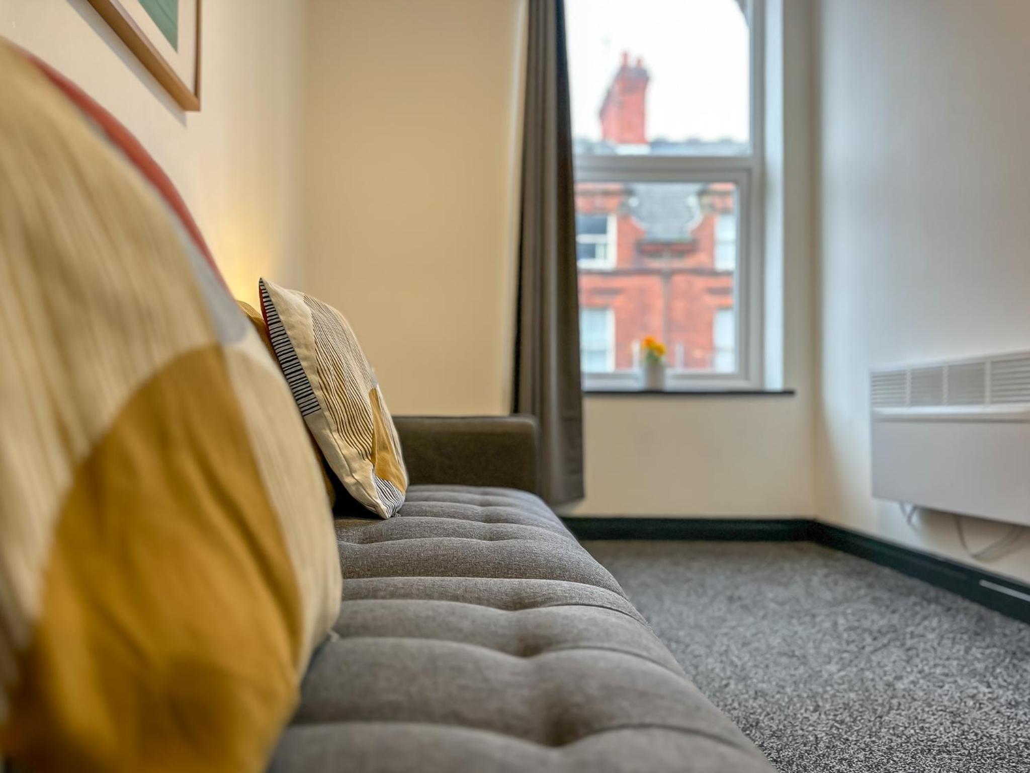 One-Bedroom Apartment photo 1