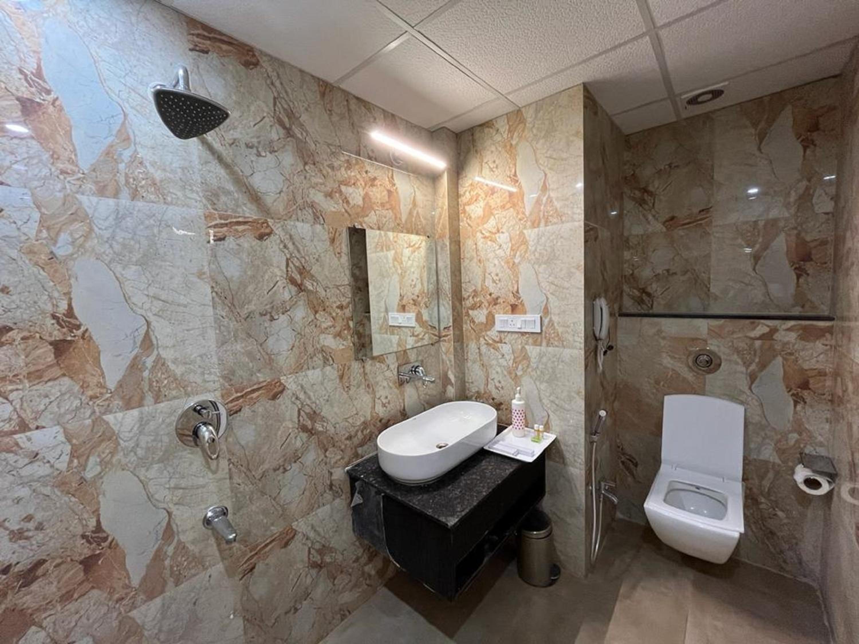 Deluxe Room - Photo 2