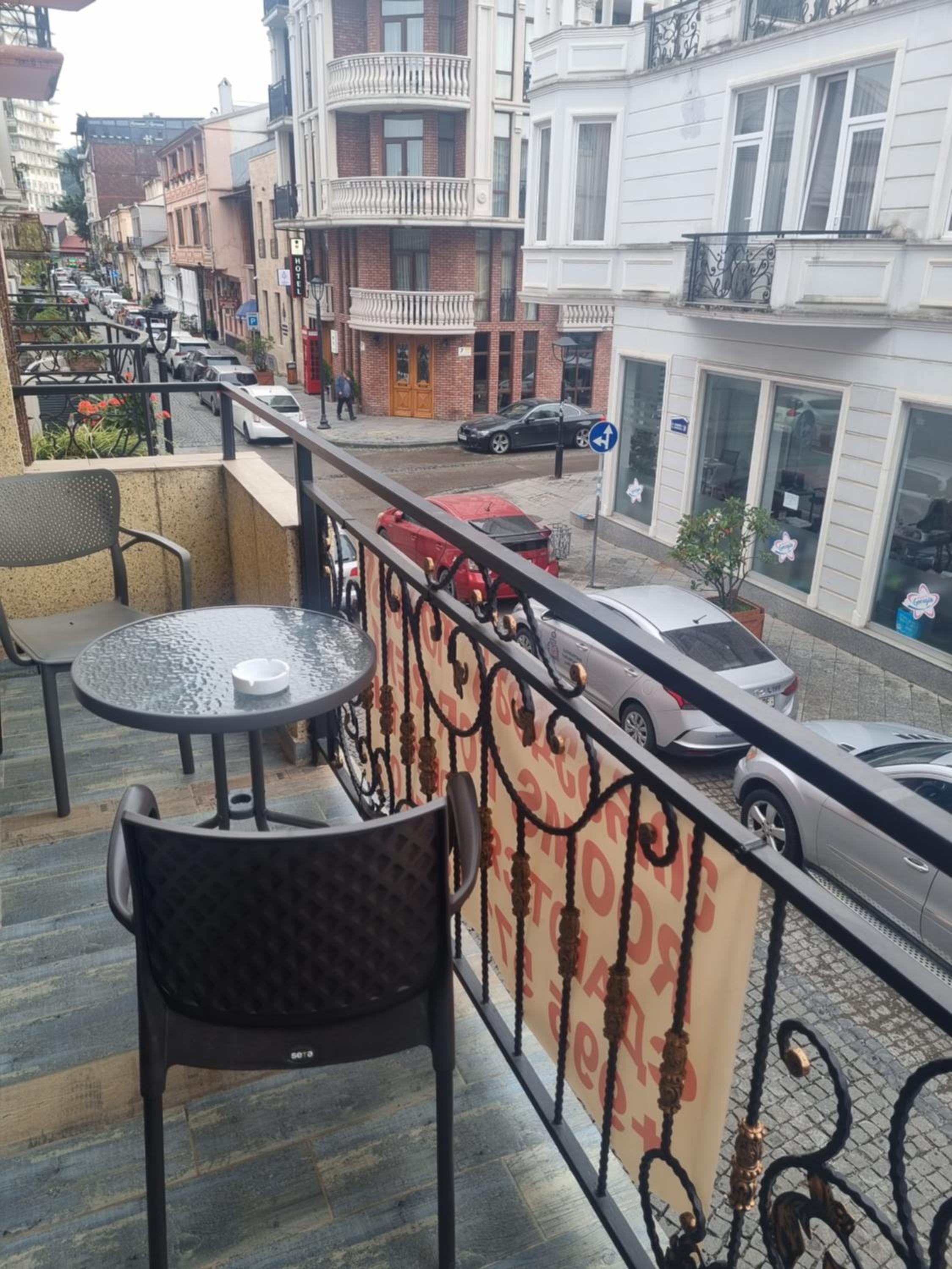 Double Room with Balcony - Photo 4