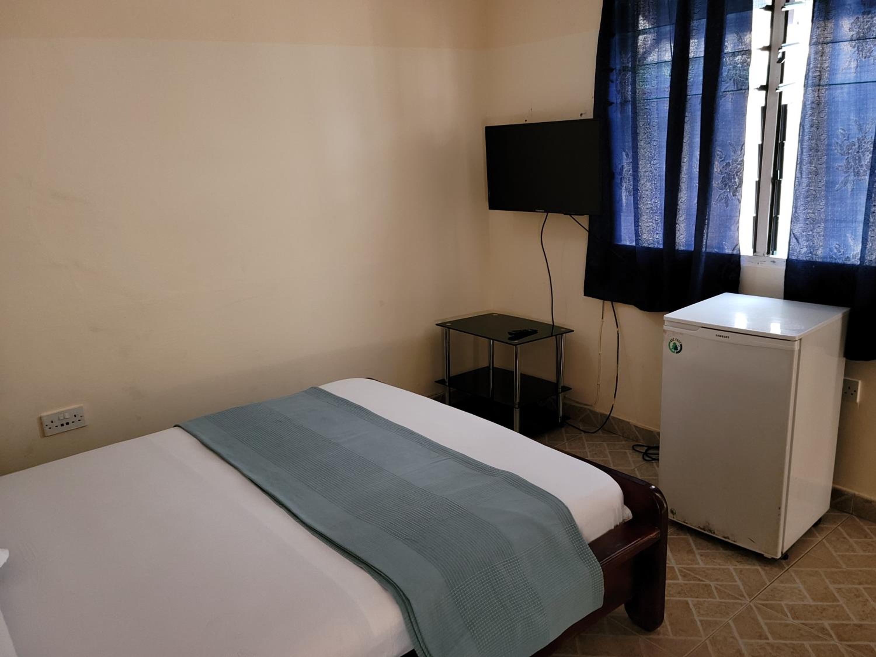 Budget Single Room photo 3
