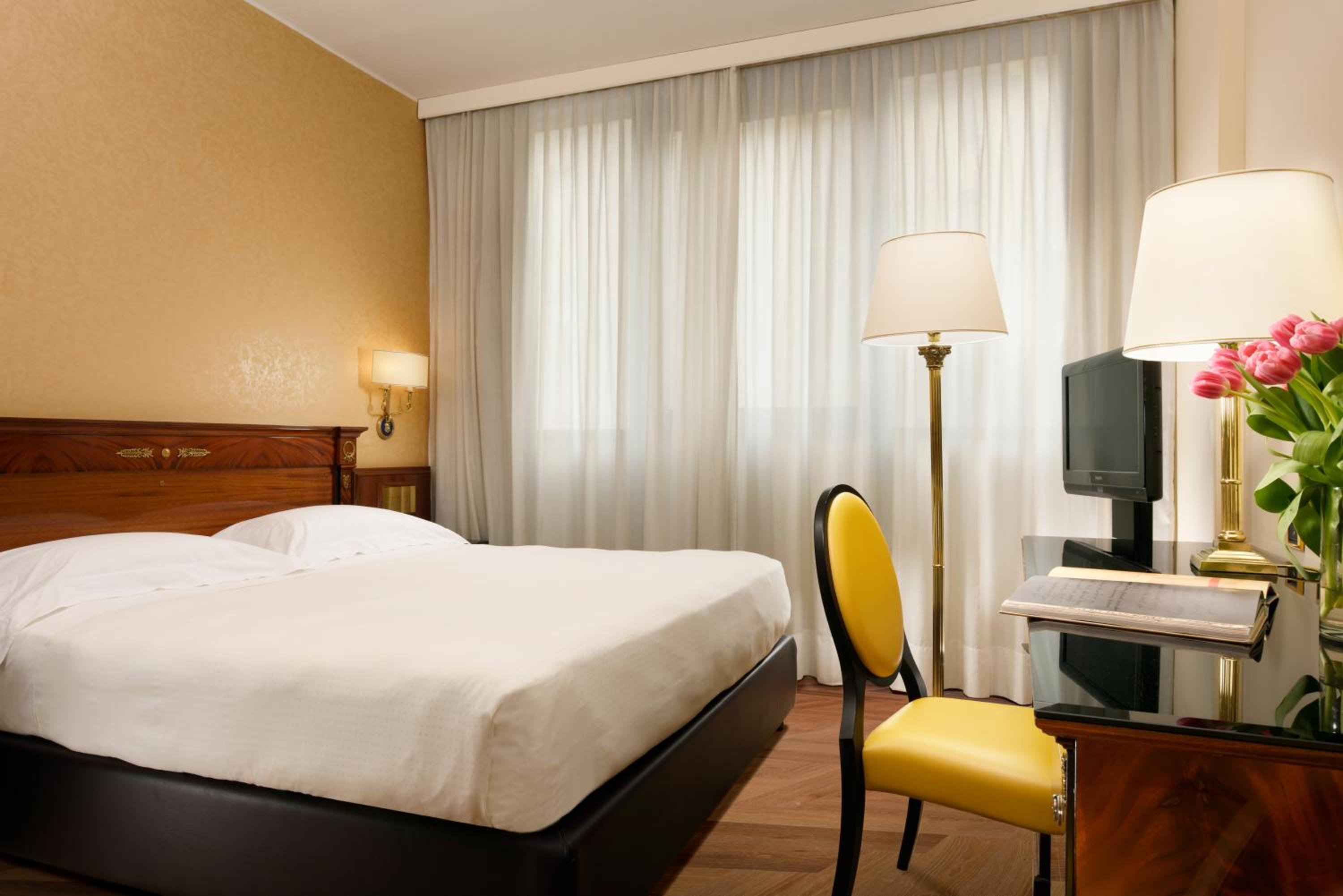 Classic Double Room
