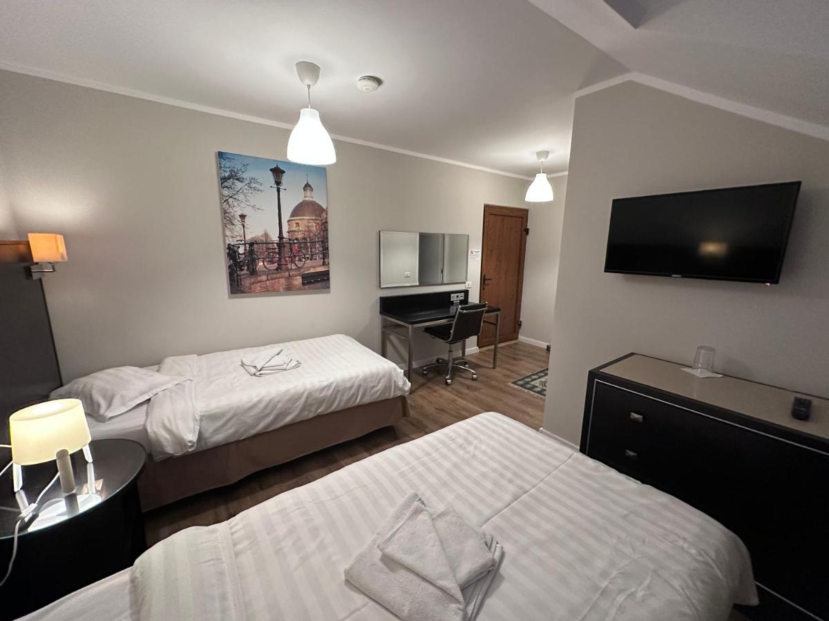Double Room with Private Bathroom photo 2