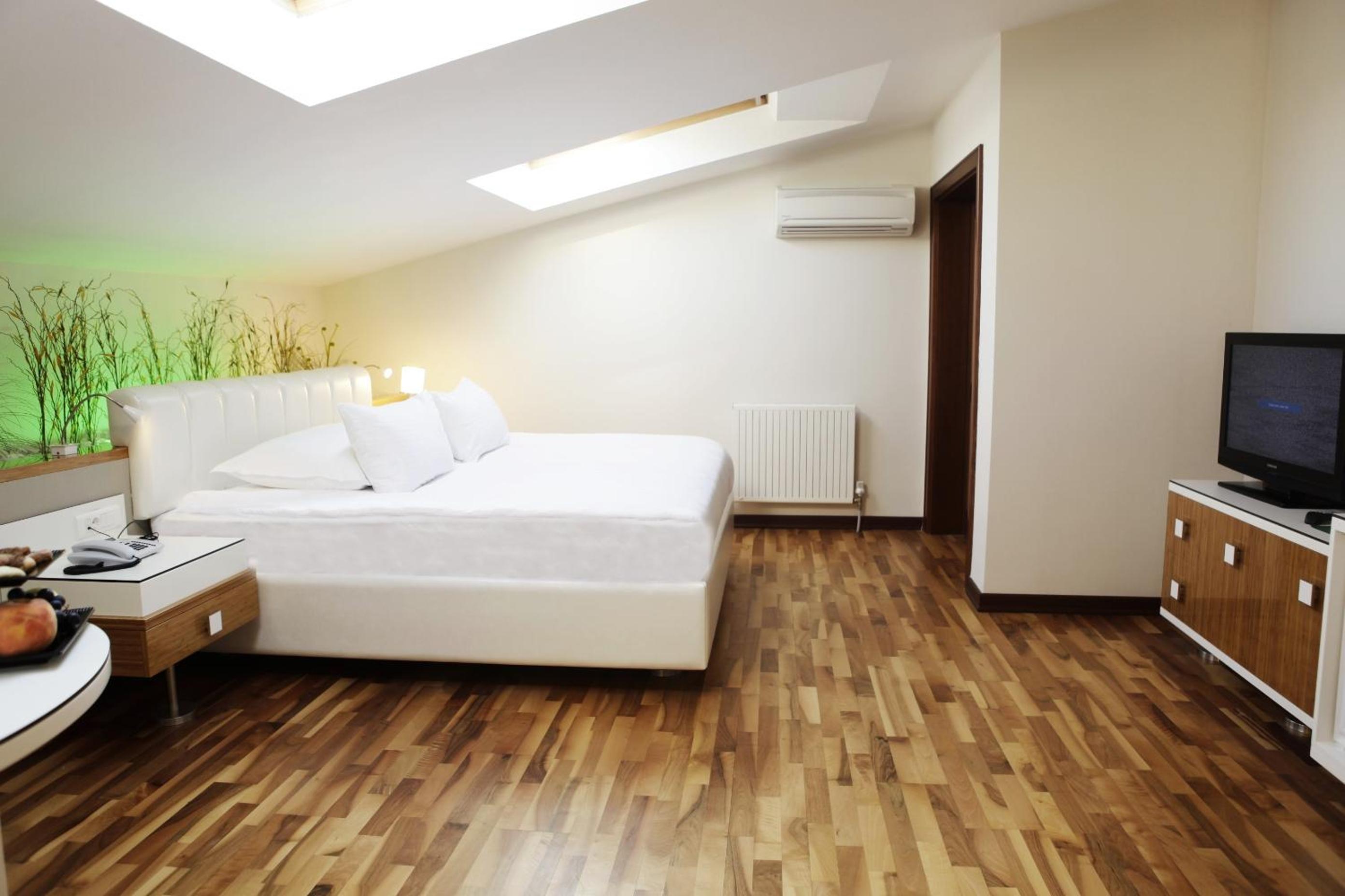 Penthouse Suite - Photo 14
