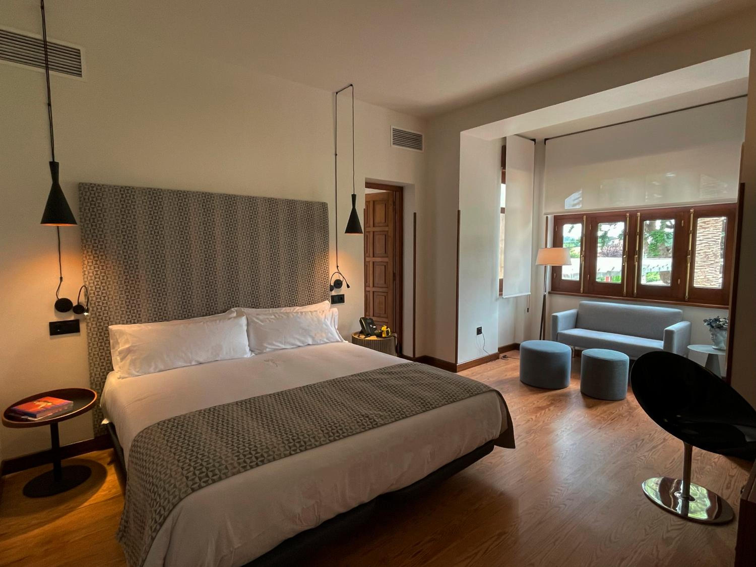 Junior Suite with Terrace - Photo 10