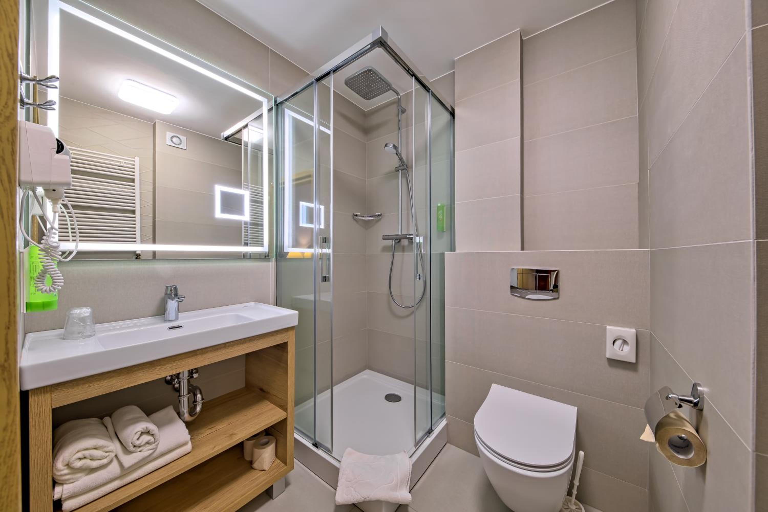 Standard Double Room - Photo 2