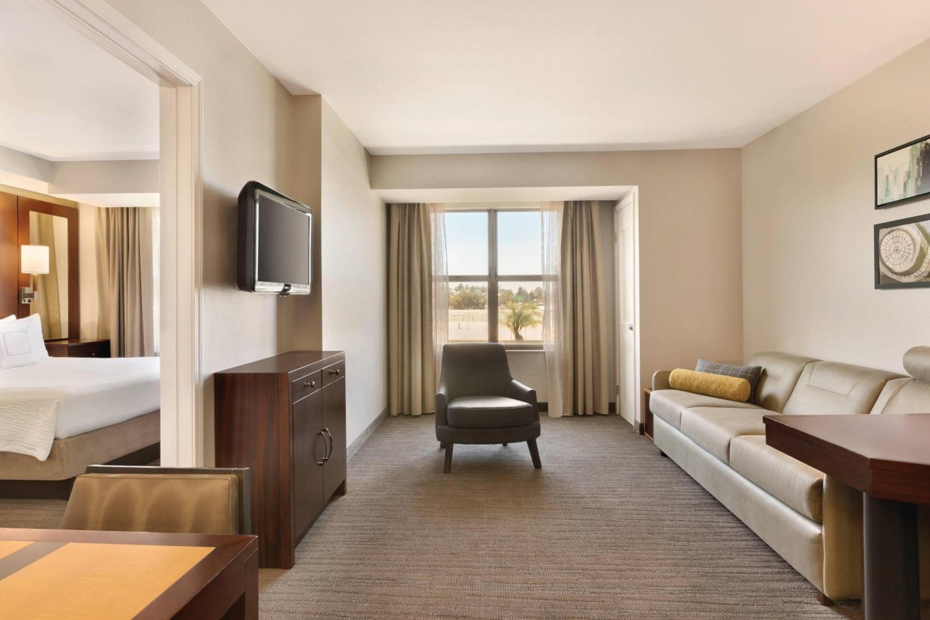 One-Bedroom King Suite