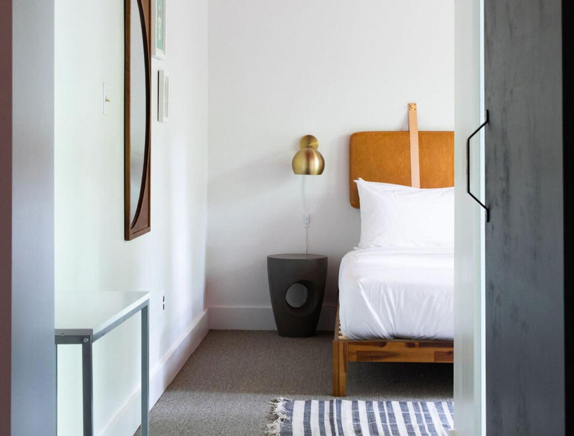 Deluxe King Suite photo 1