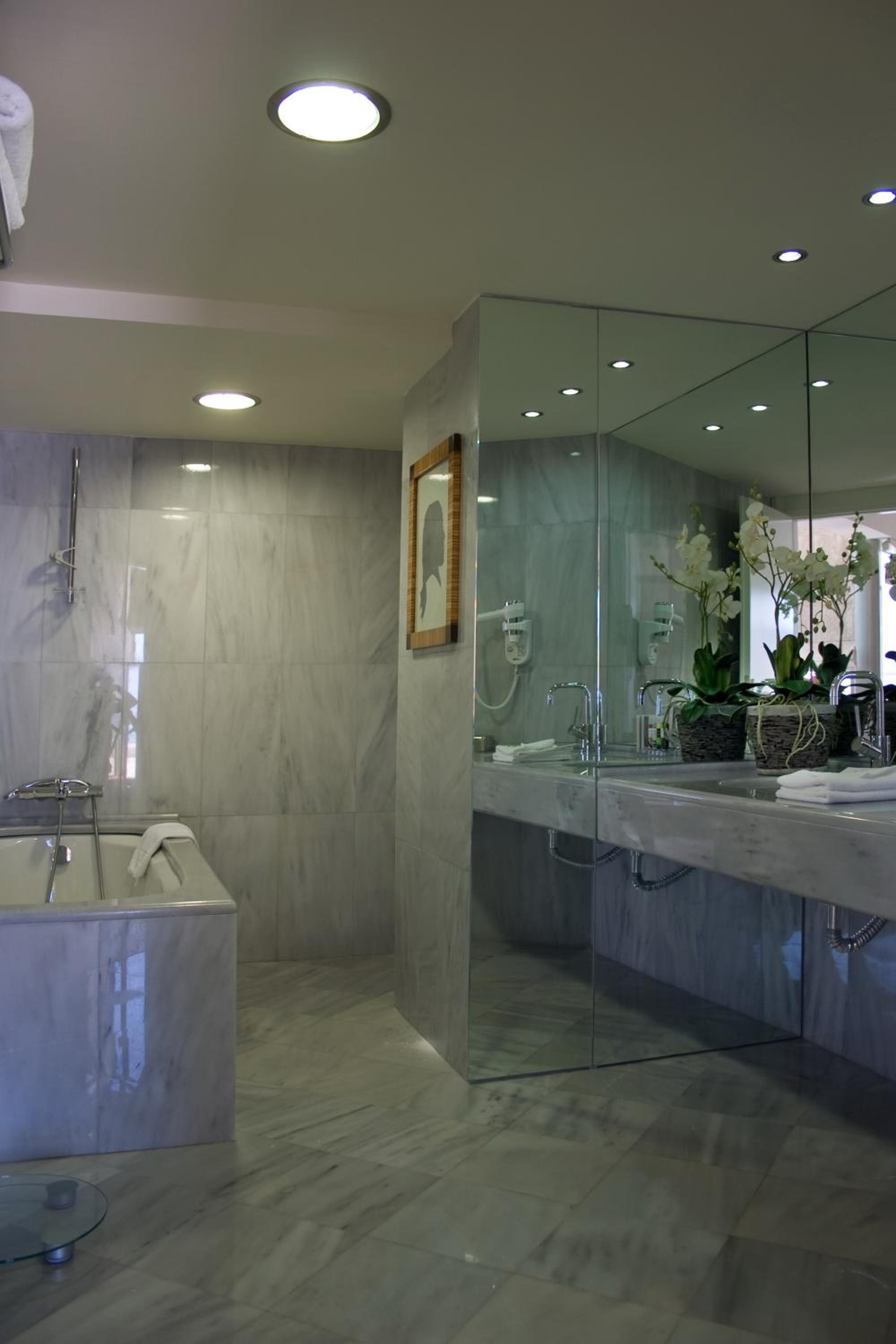 Mythica Penthouse Suite, Sea View