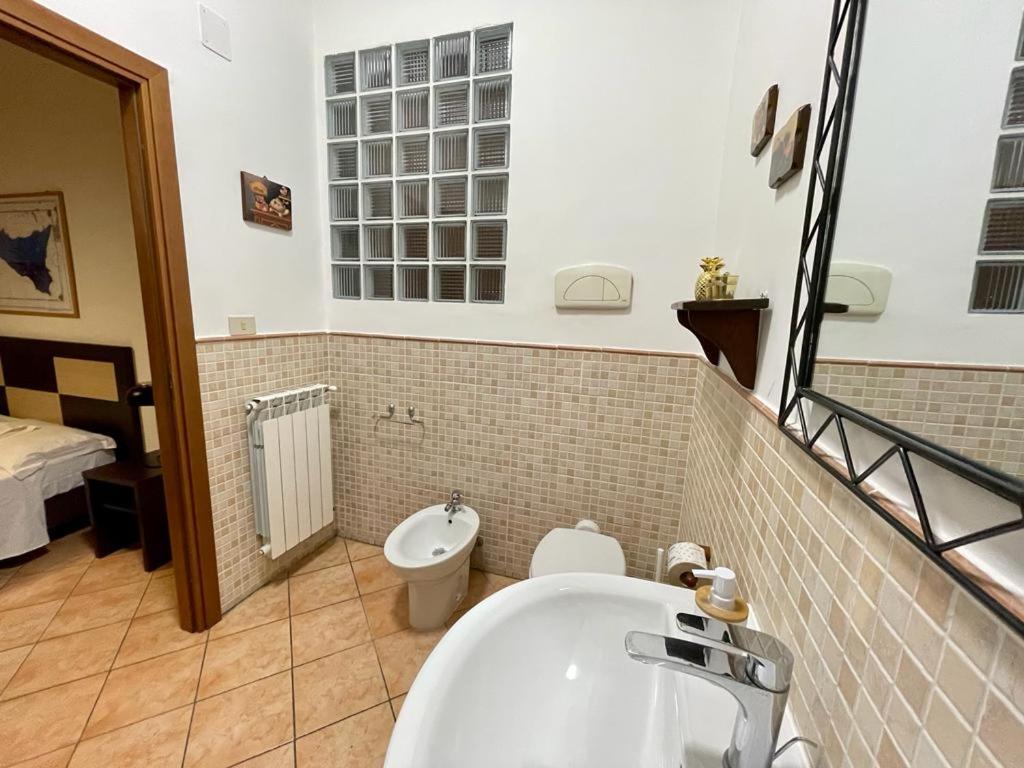 Double Room - Photo 11