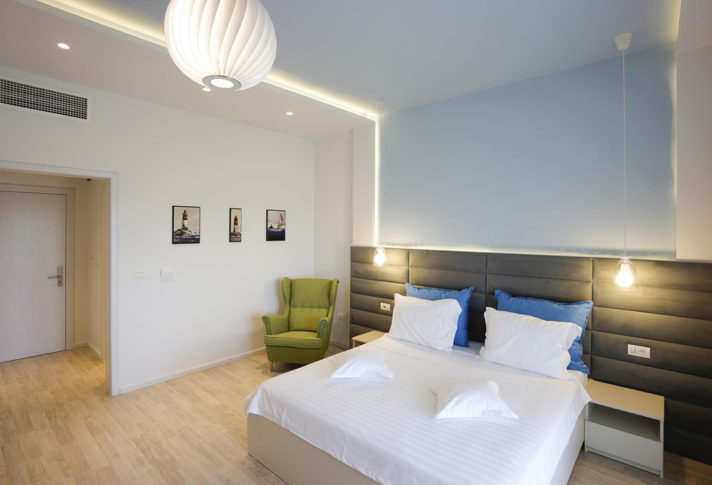 Superior Double Room with Sea View & Balcony photo 2