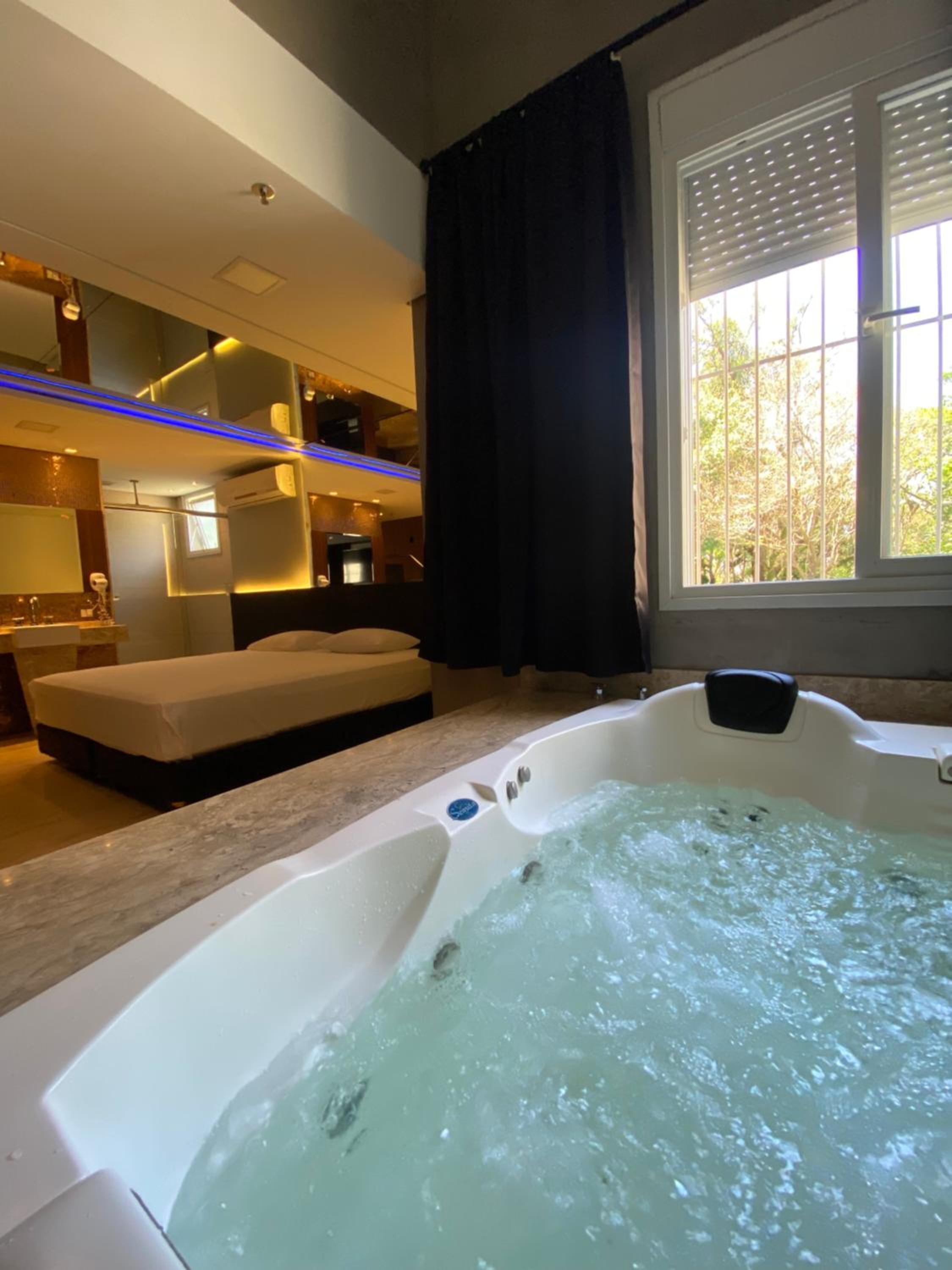 Studio with Spa Bath - Photo 2