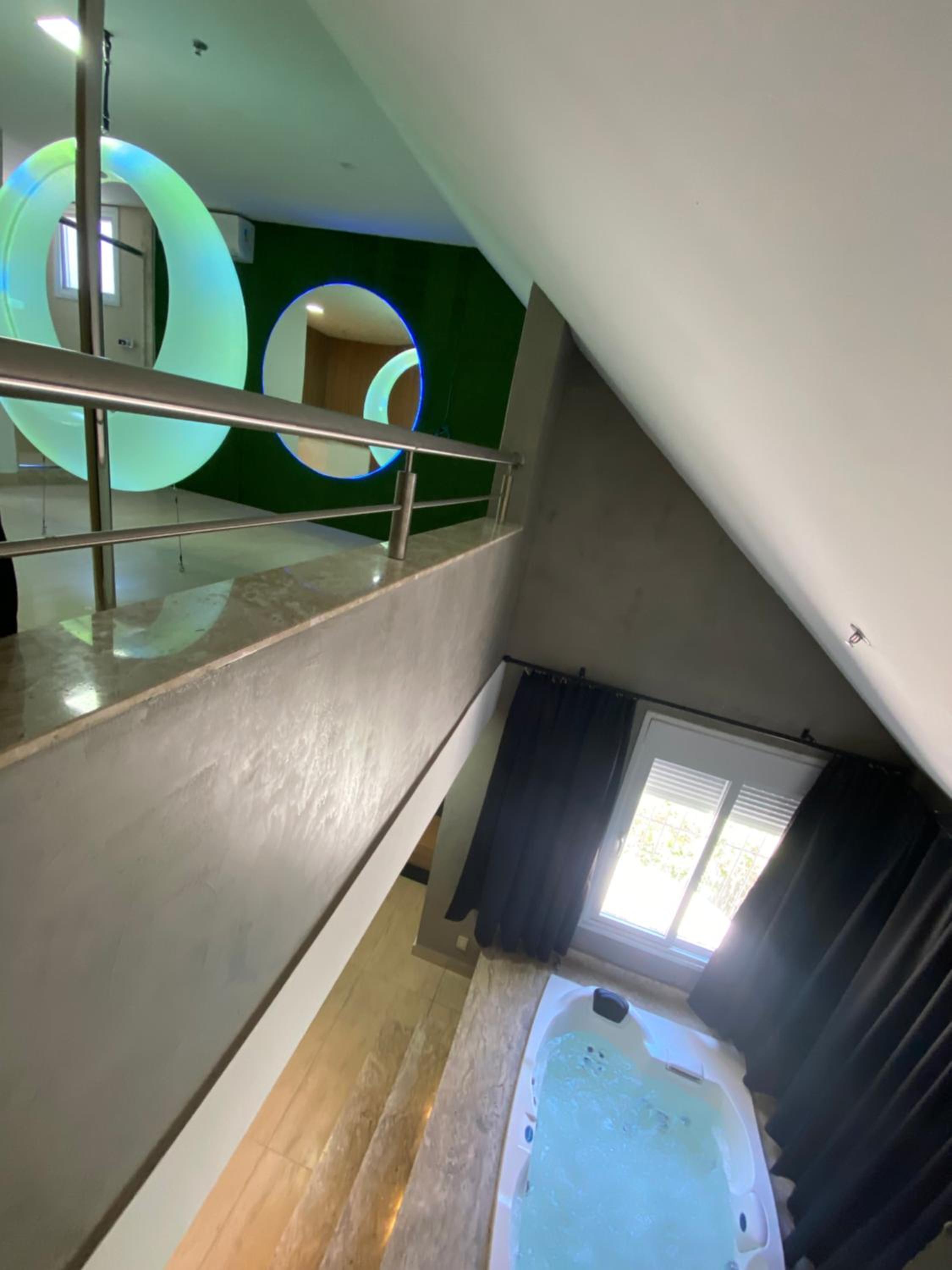 Studio with Spa Bath - Photo 7