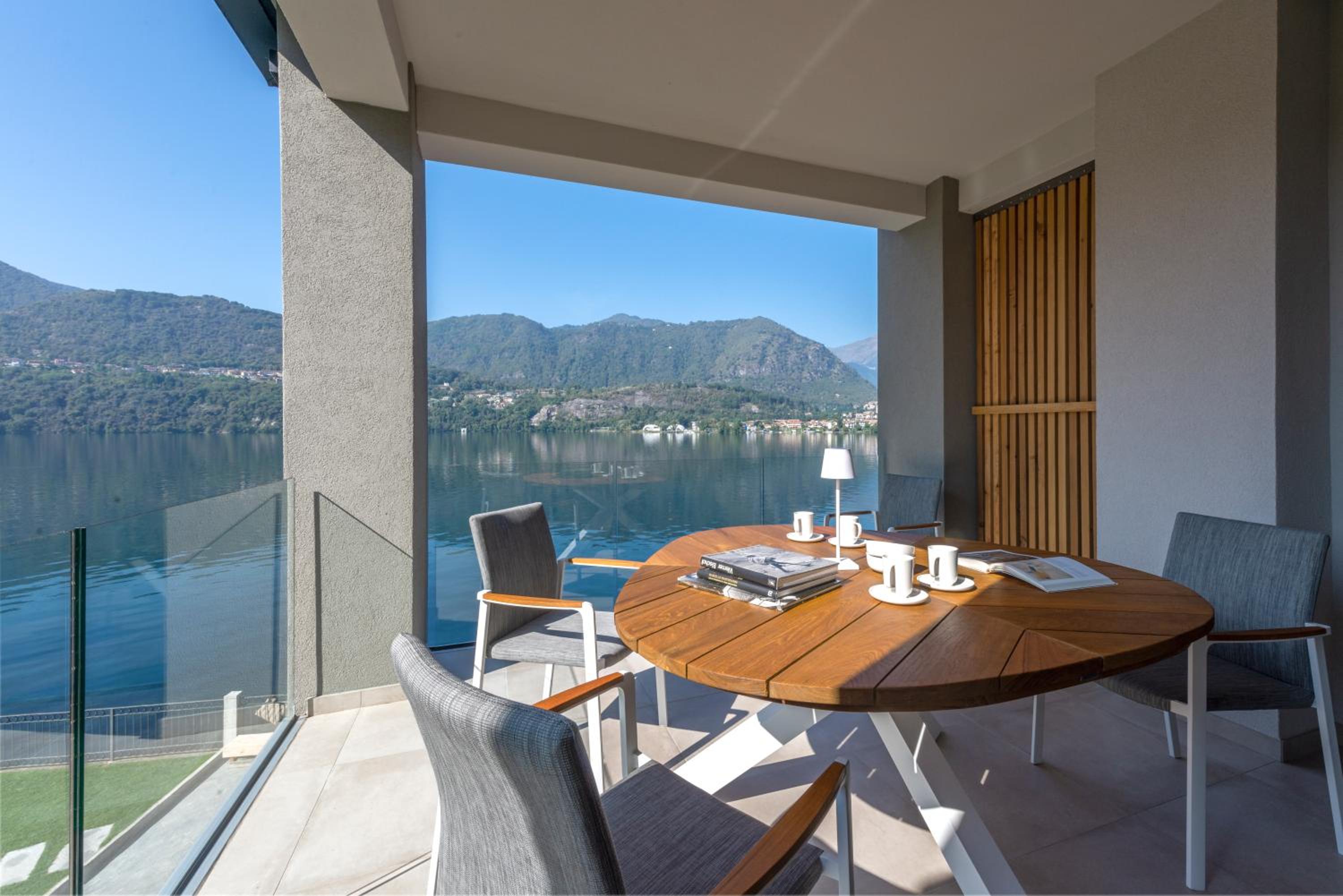 Two-Bedroom Deluxe Apartment with Balcony photo 3