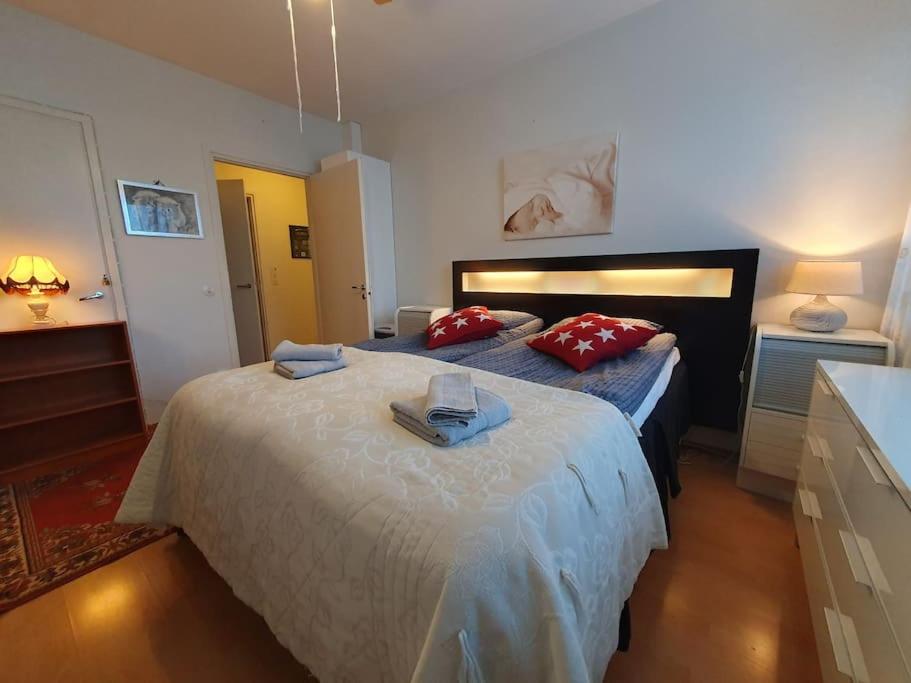 One-Bedroom Apartment photo 1