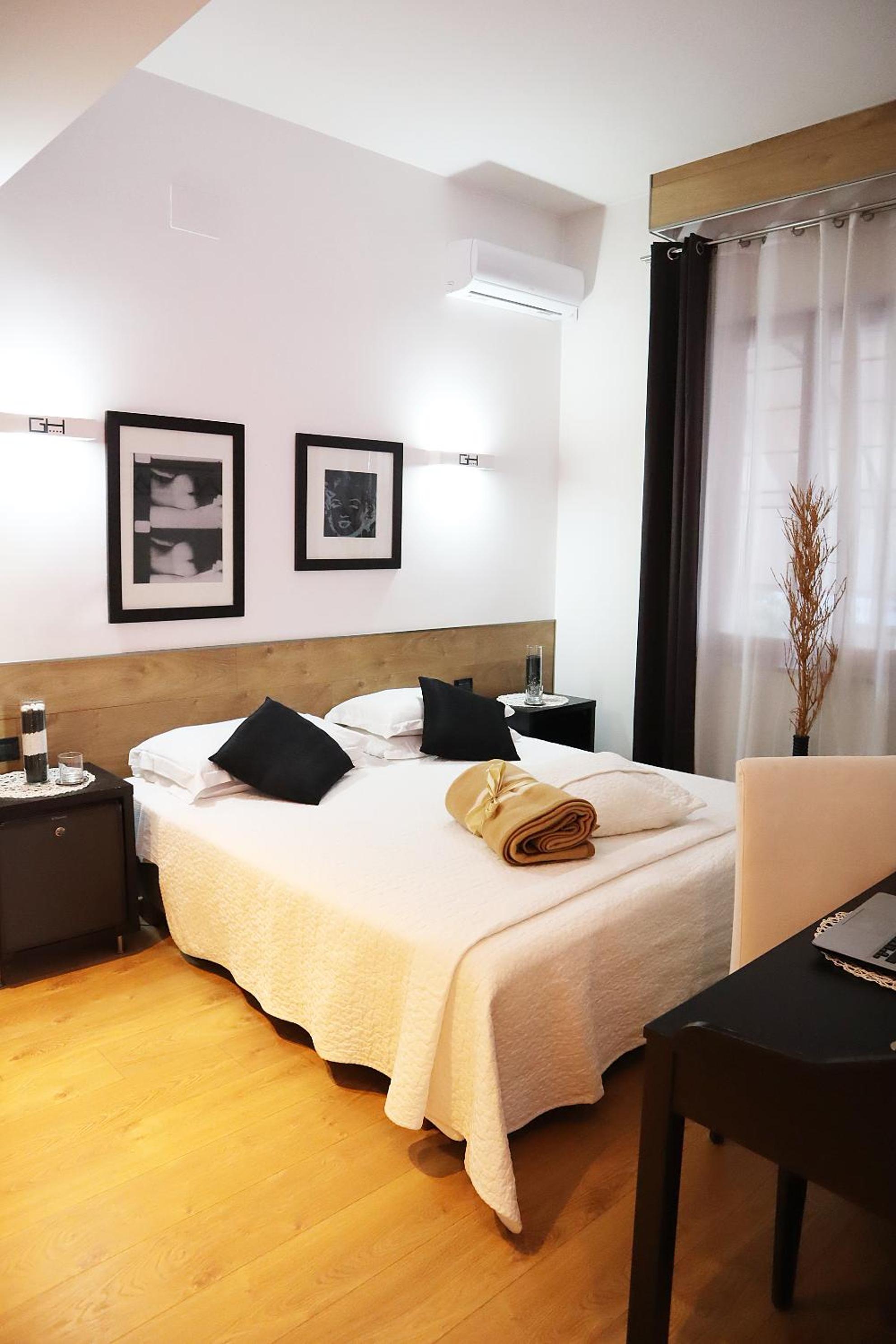 King Double Room - Photo 11