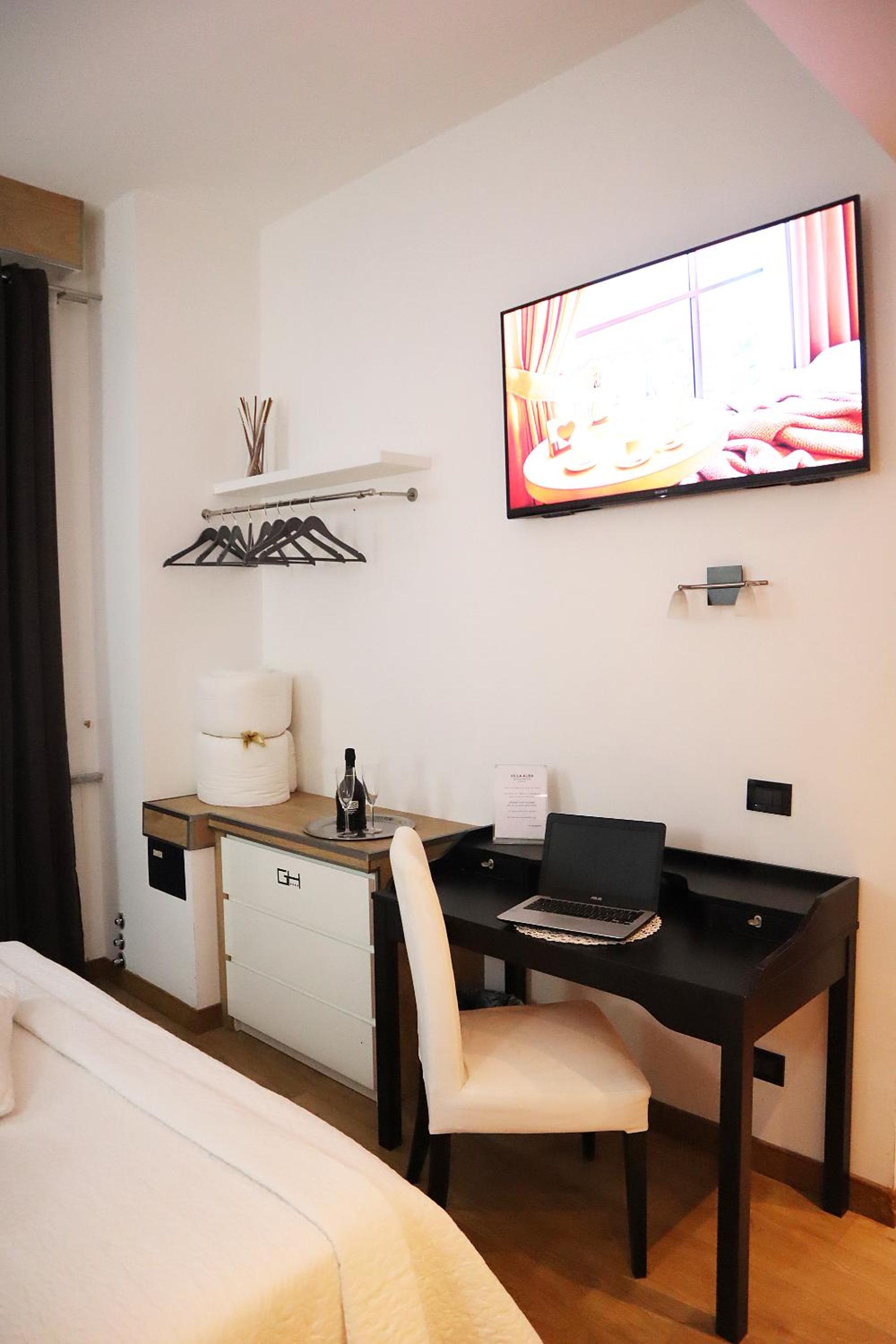 King Double Room - Photo 10