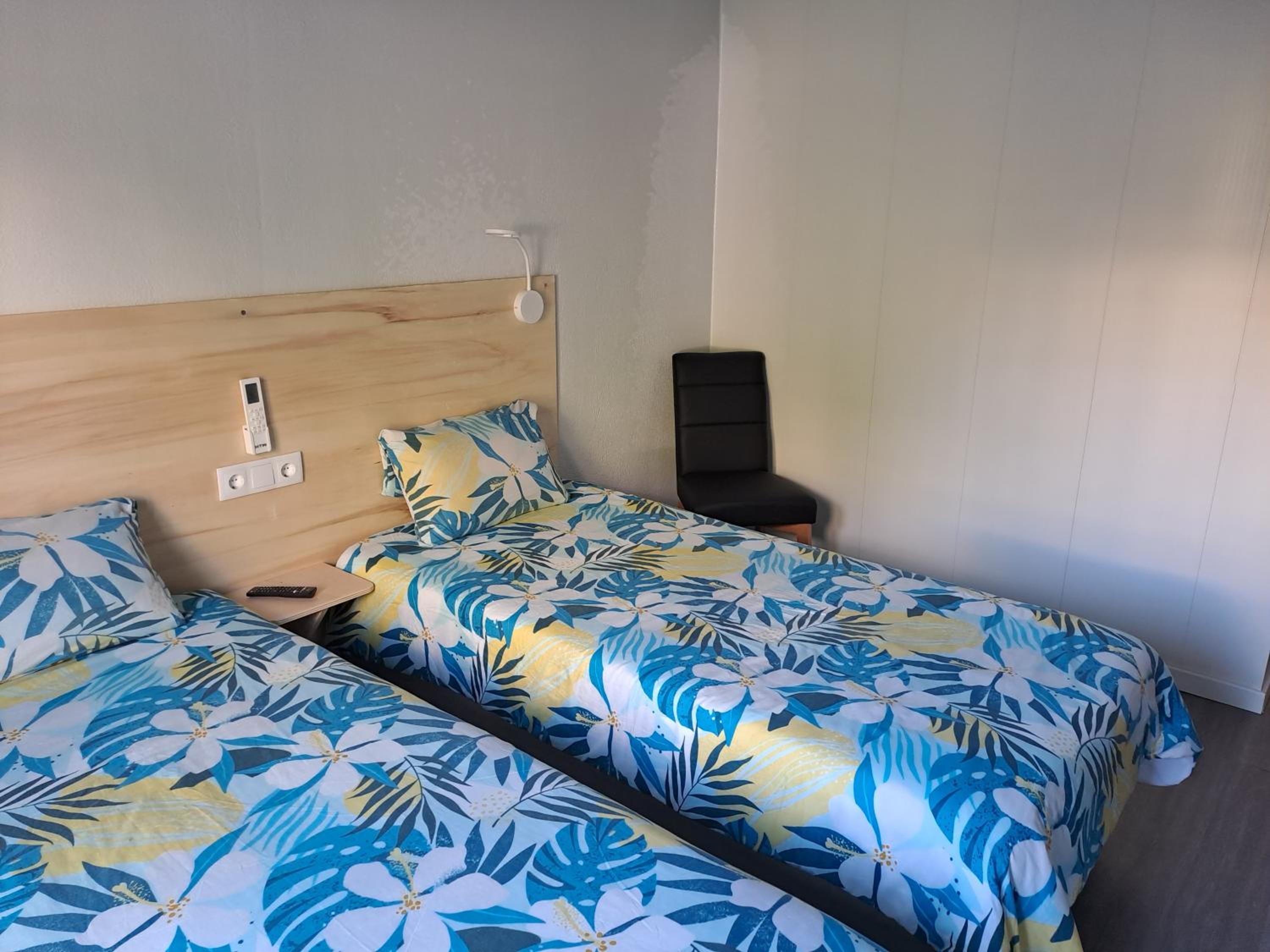 Twin Room with Balcony photo 2
