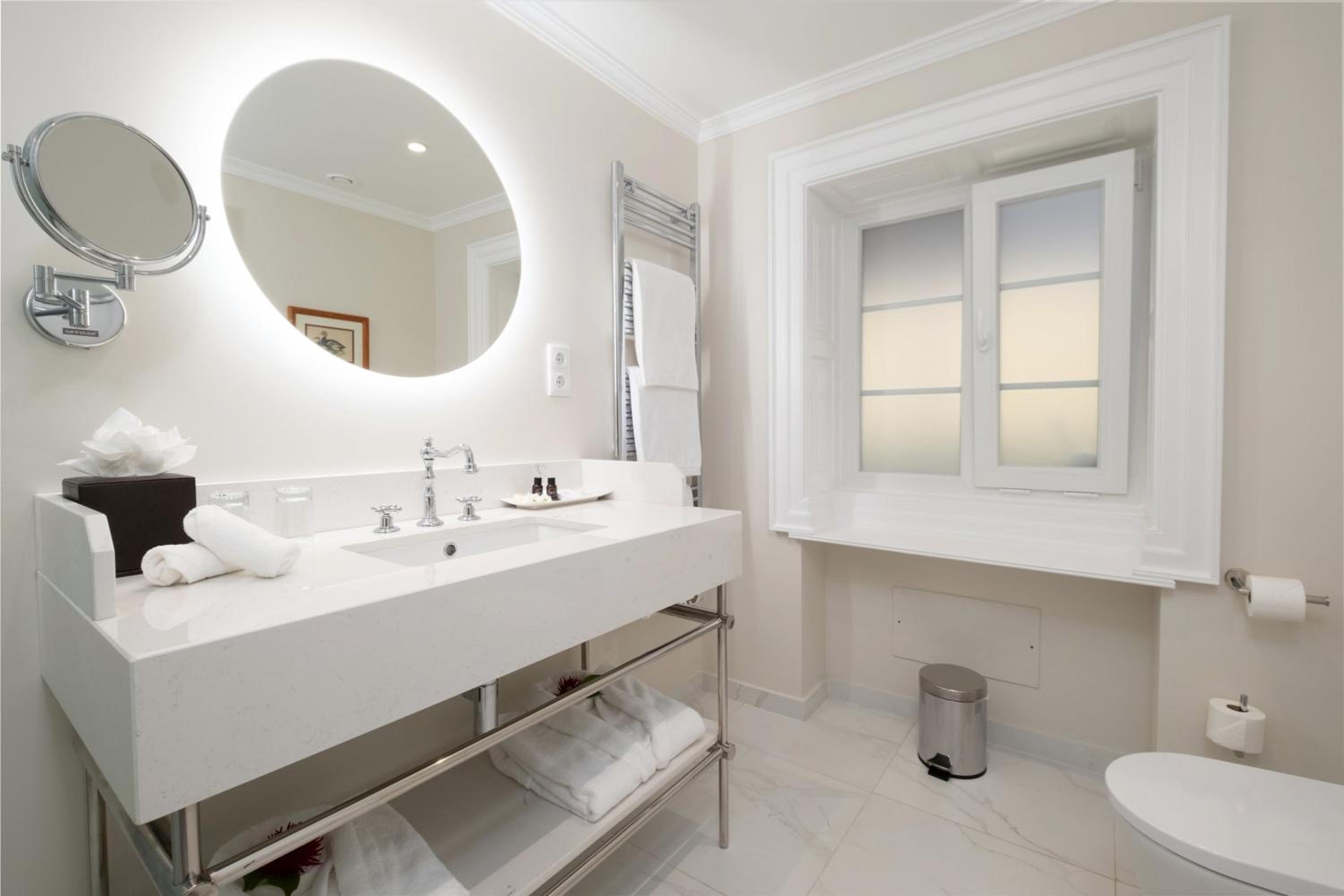 Double or Twin Room with Garden View - Photo 2