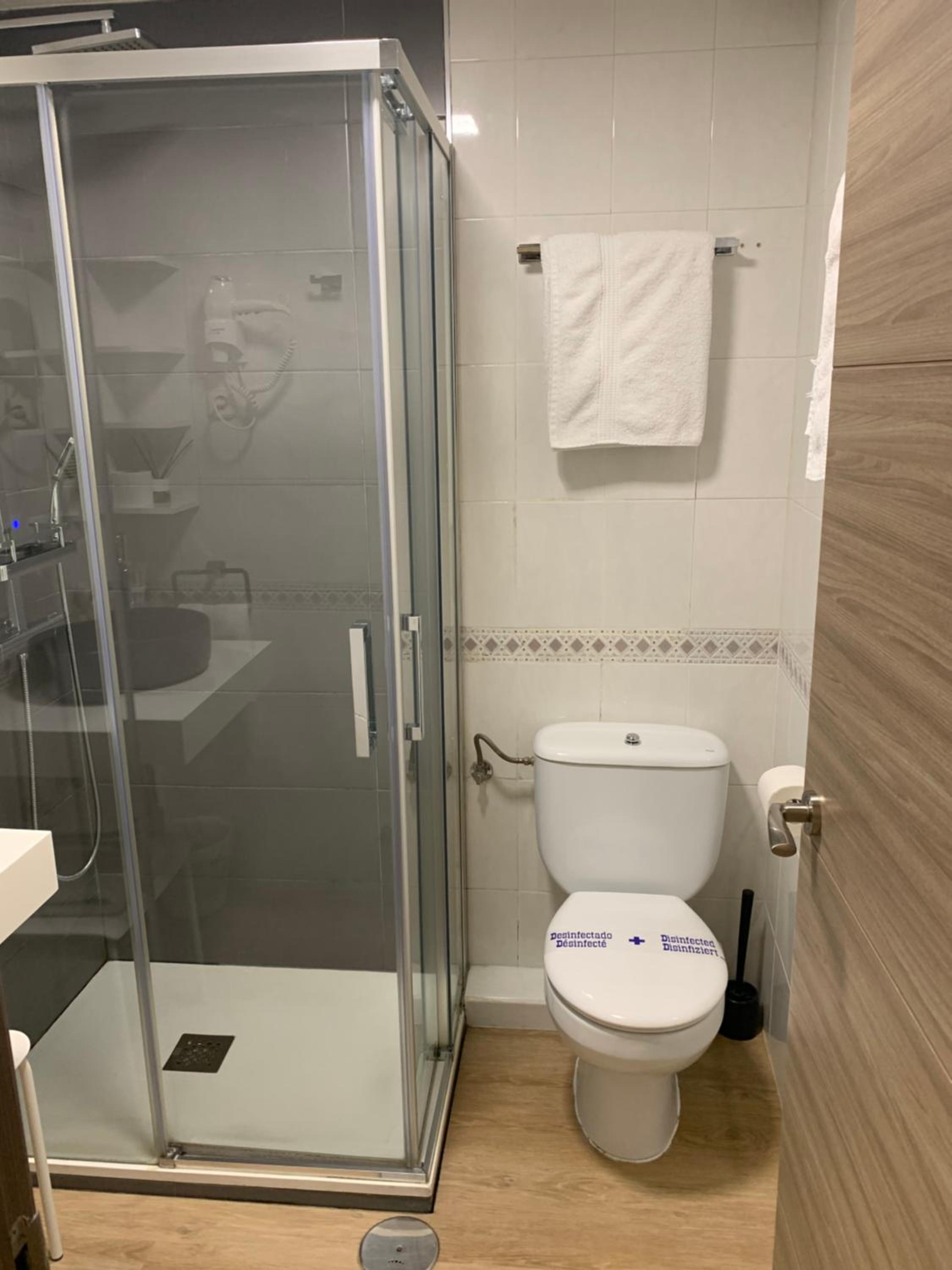 Double Room - Photo 4