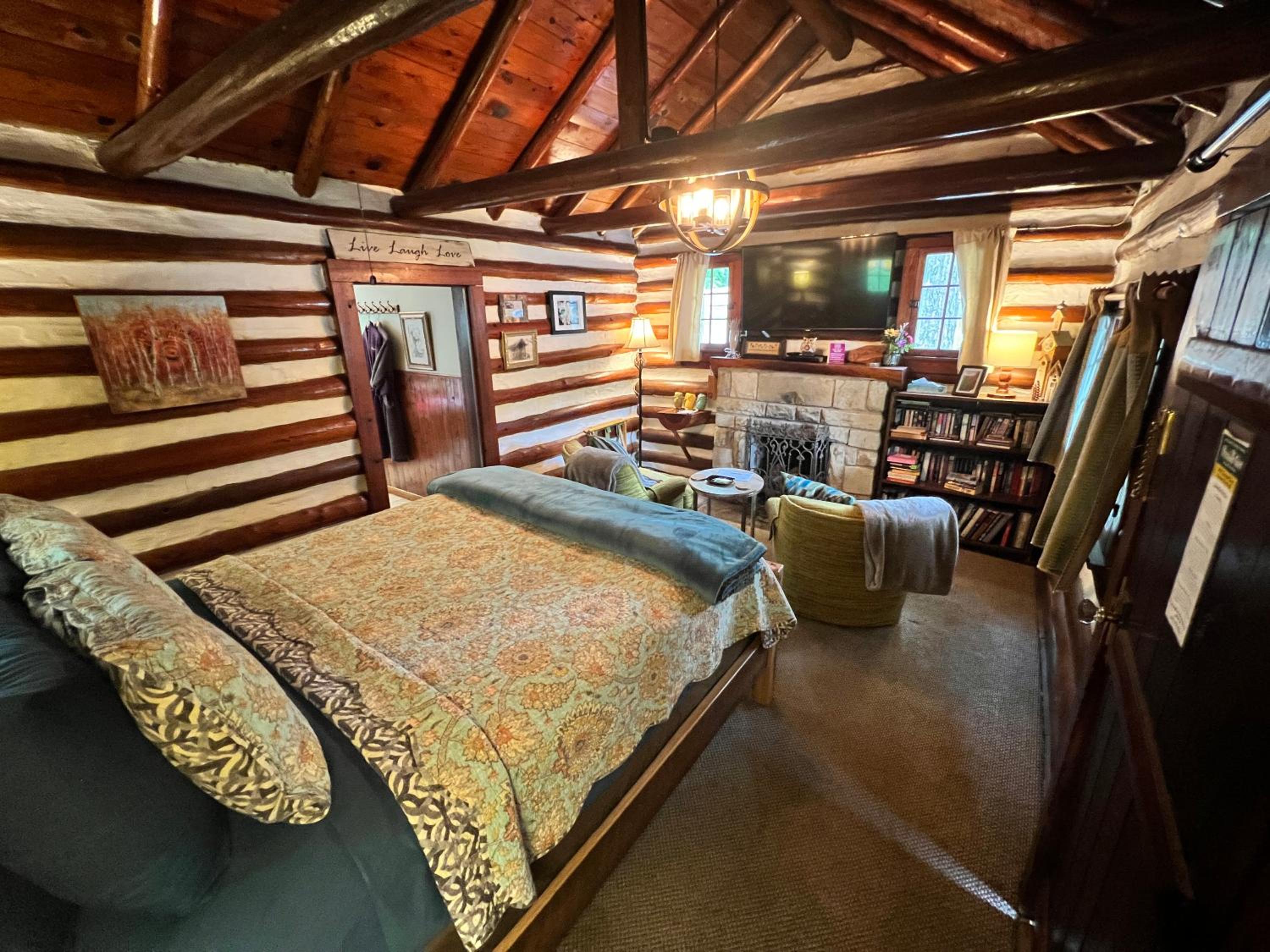 Log Cabin photo 2