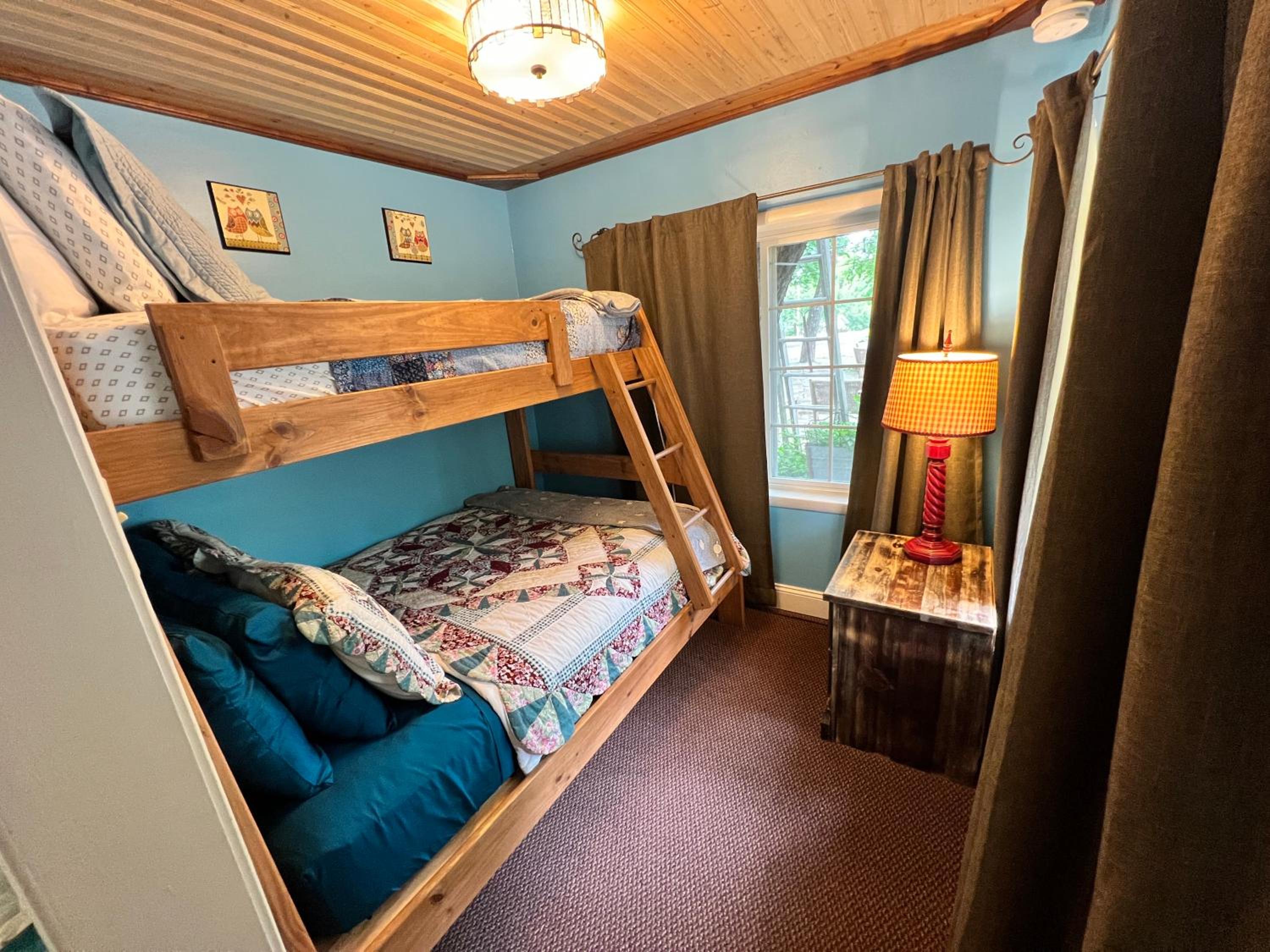 Basecamp Cottage photo 2