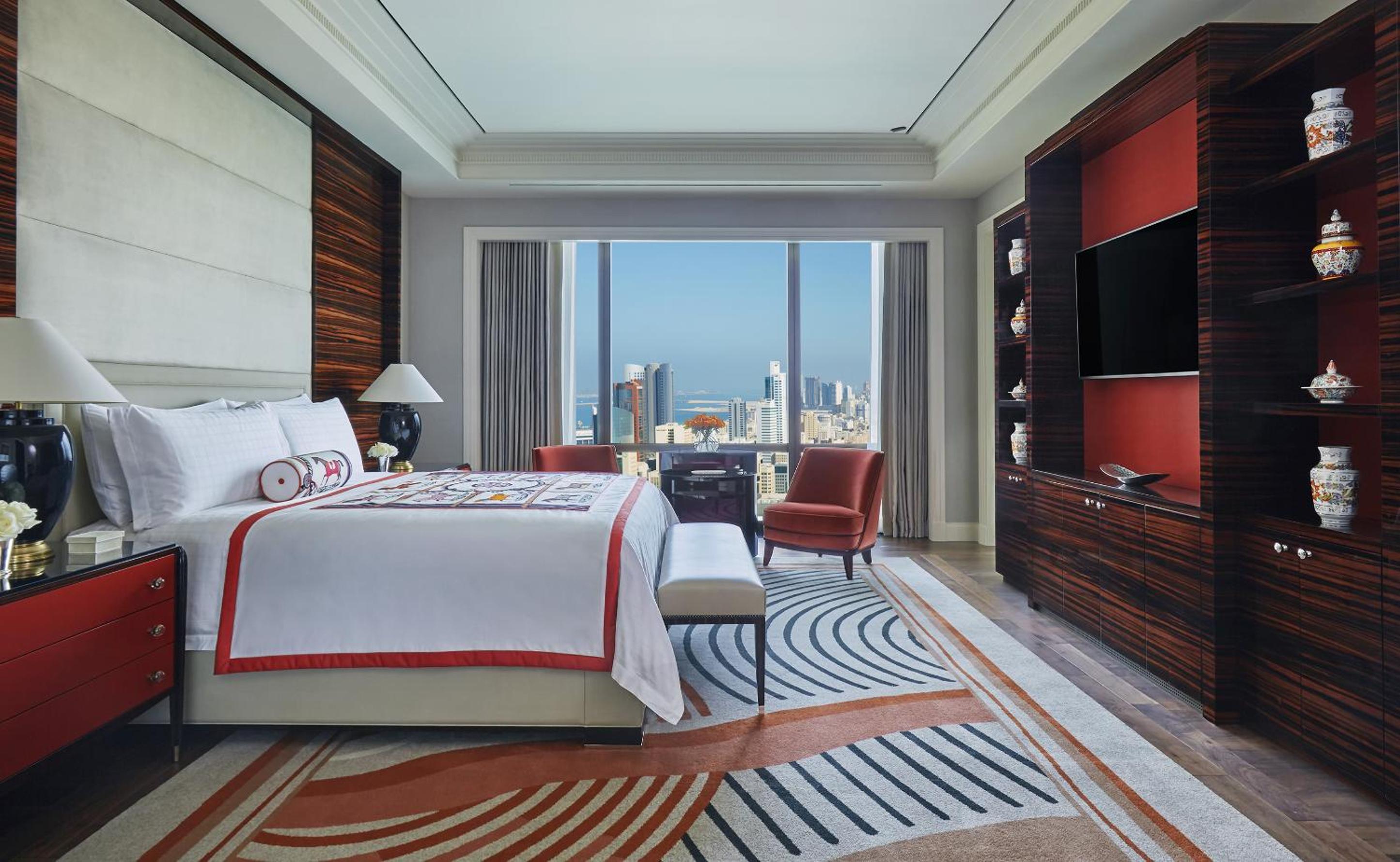 State Suite king bed