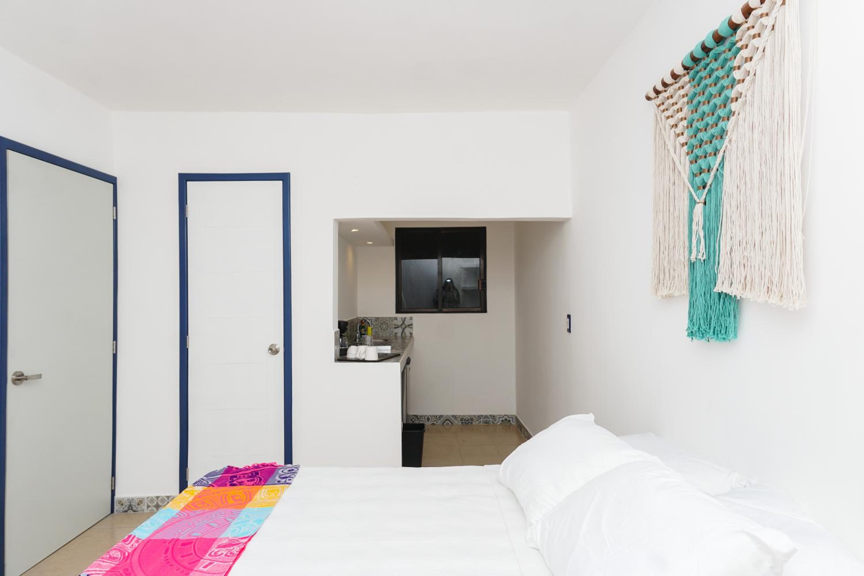Double Room - Photo 8