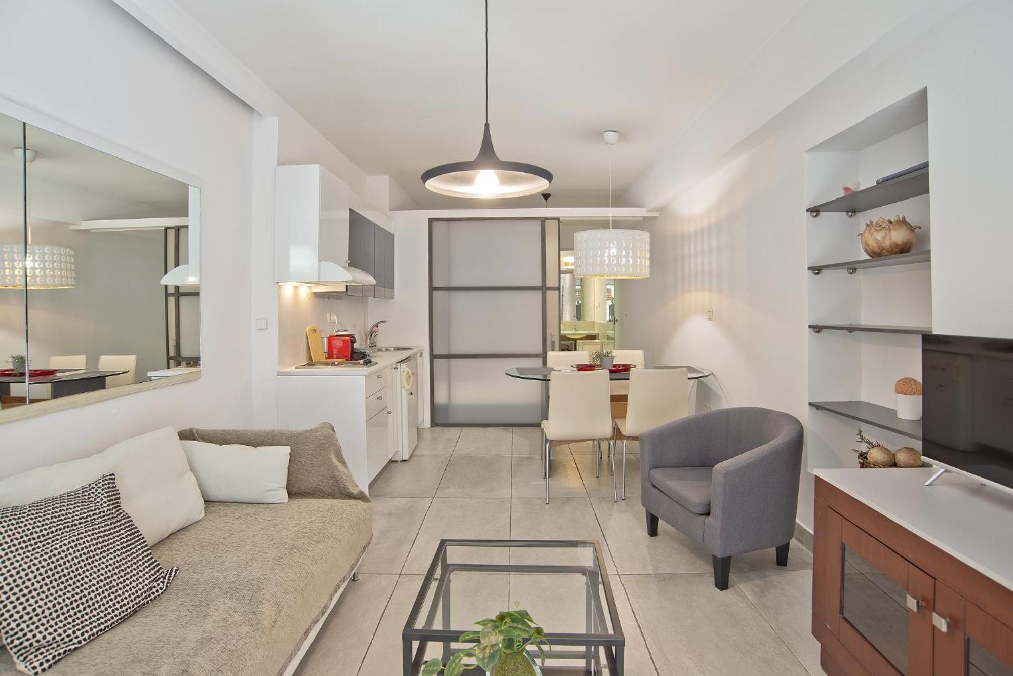 One-Bedroom Apartment