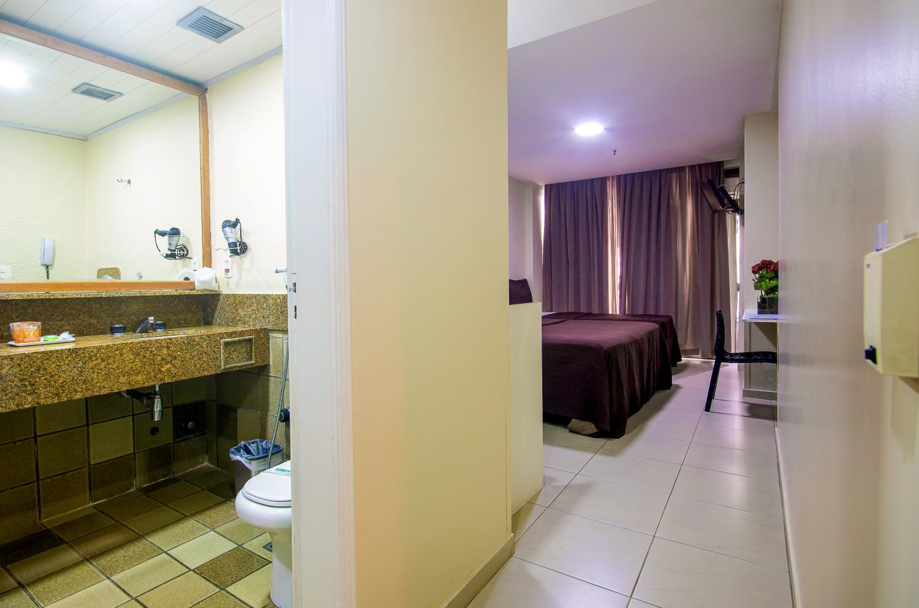 Deluxe Double Room with Balcony - Photo 4