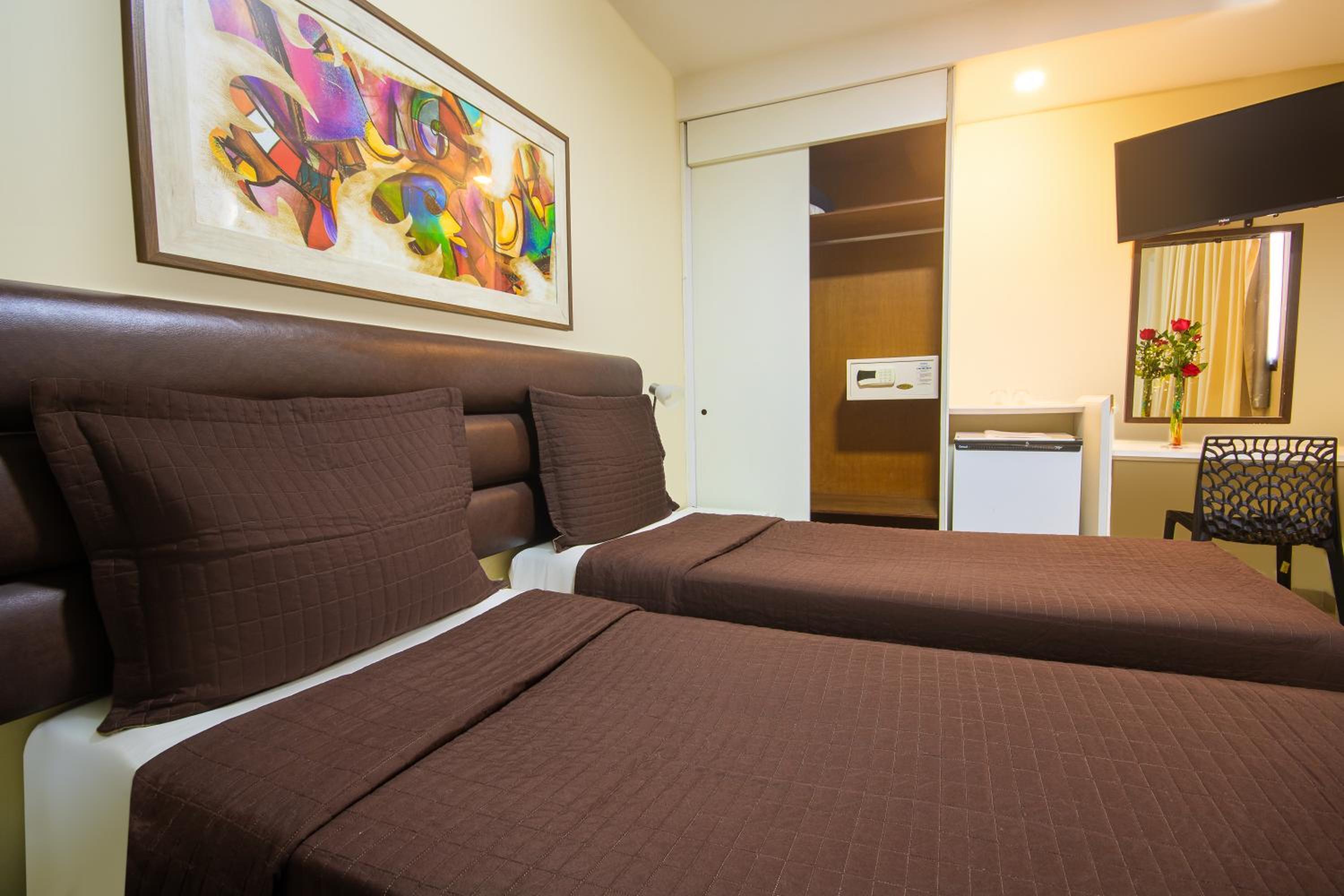 Double Room with Two Single Beds - Photo 1