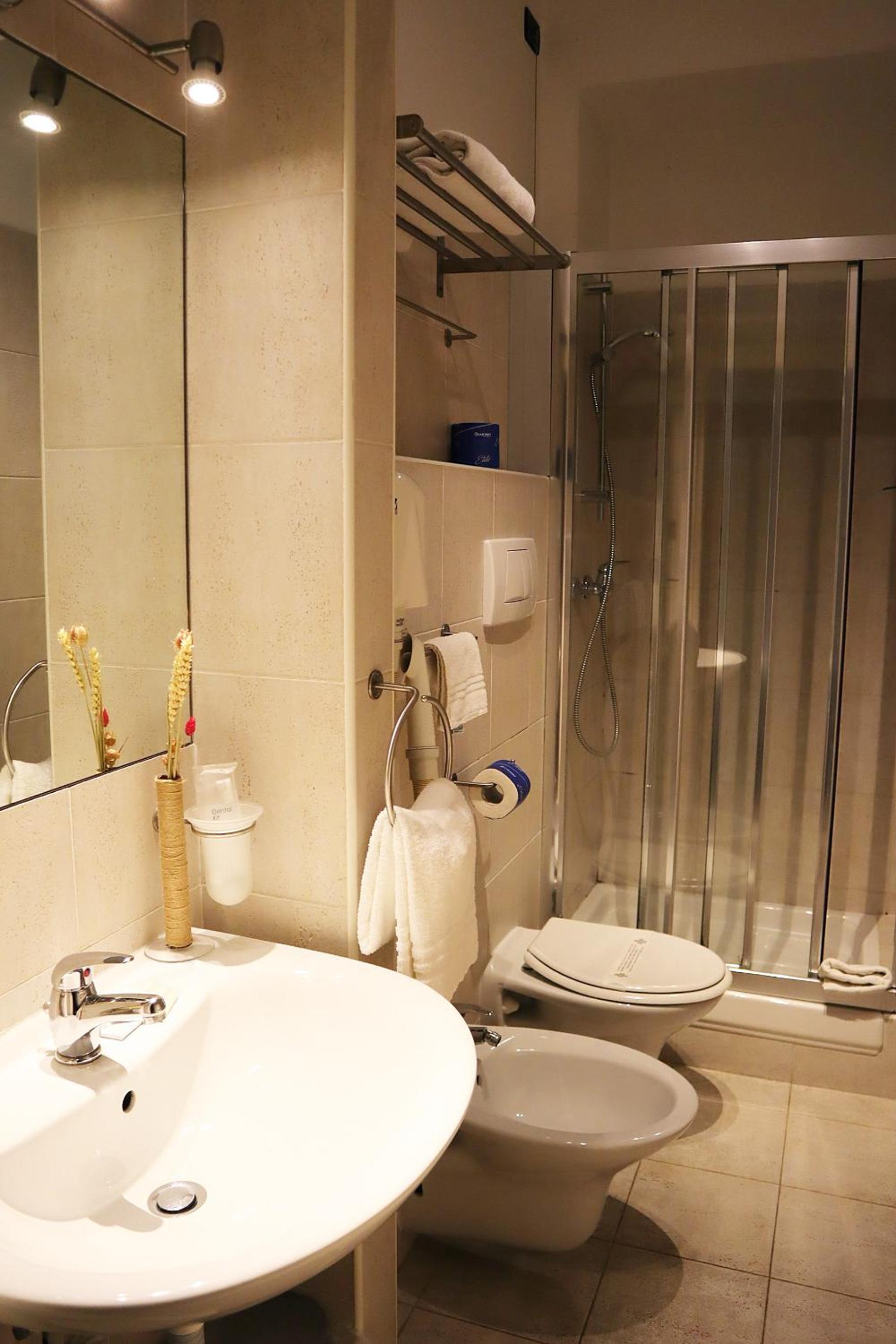 King Double Room - Photo 4
