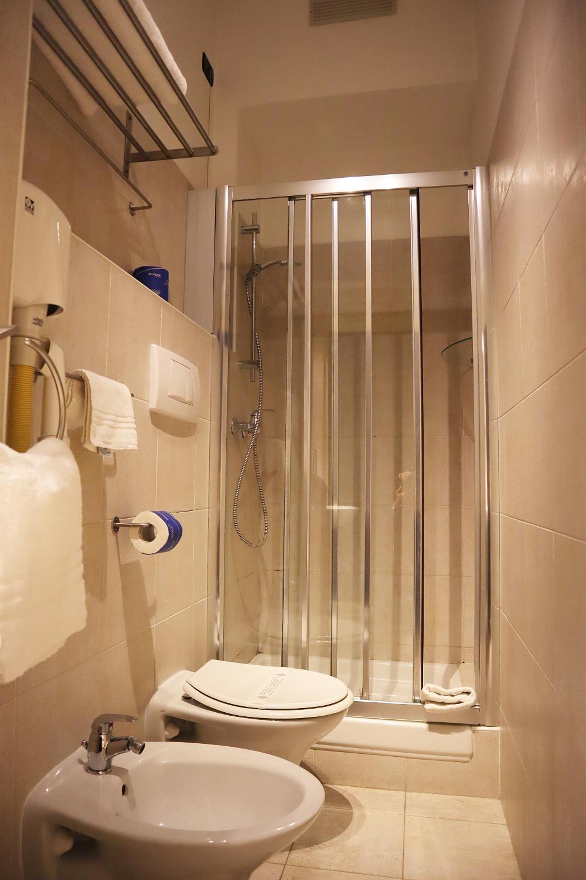 King Double Room - Photo 14