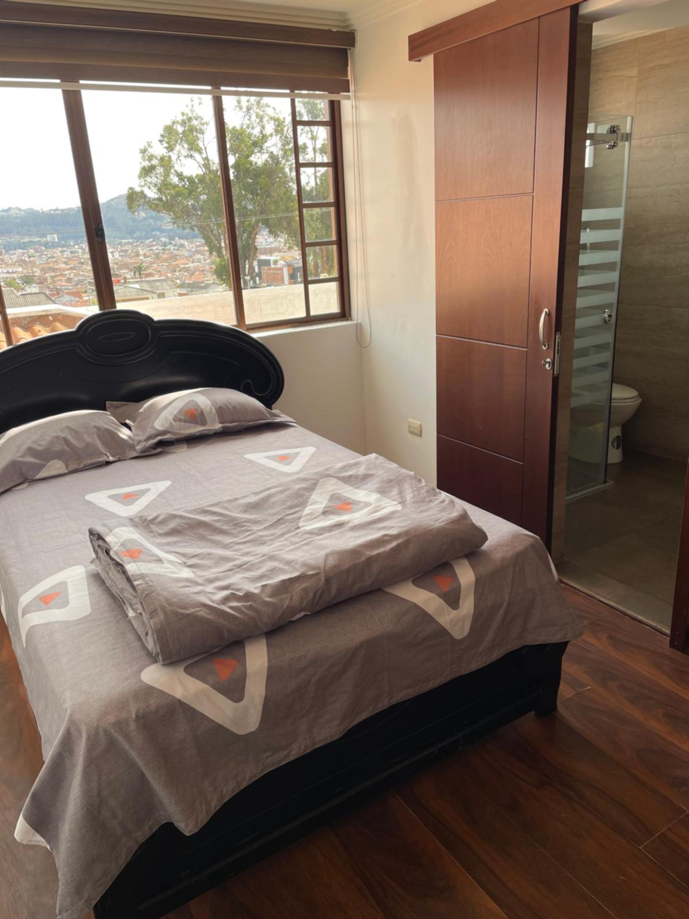 Double Room With Shared Bathroom