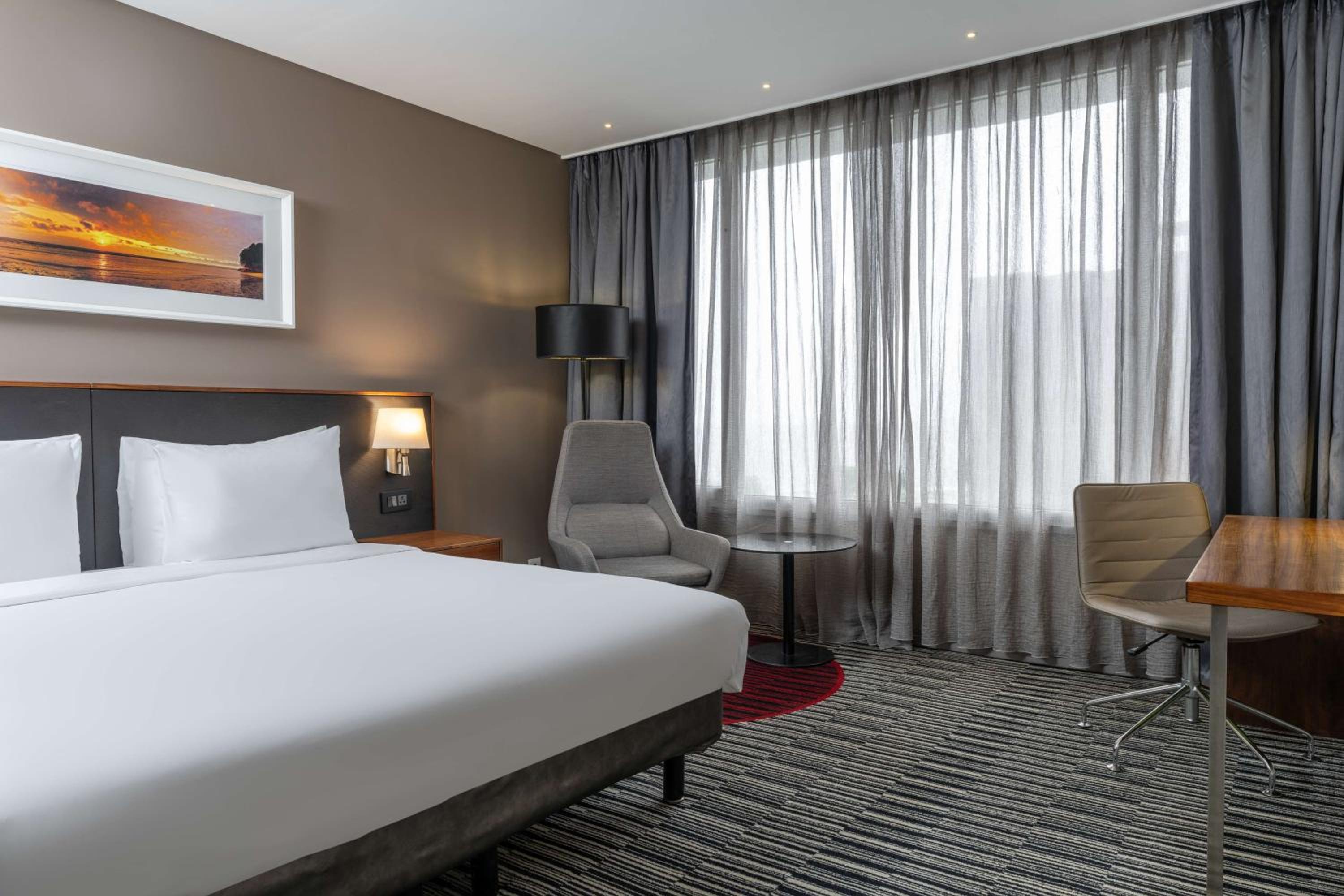 Superior Room with Partial Sea View