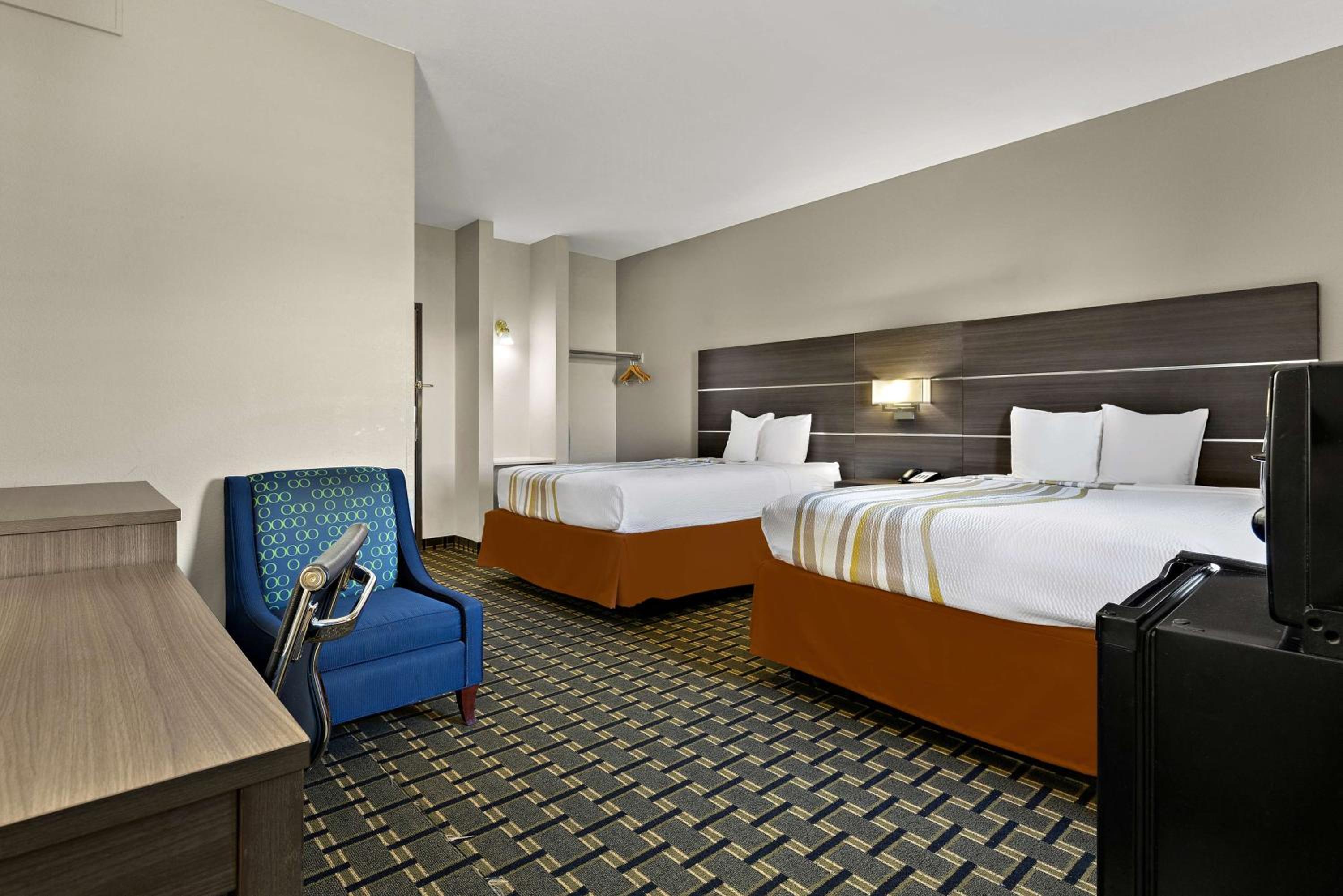 Queen Room with Two Queen Beds - Photo 1