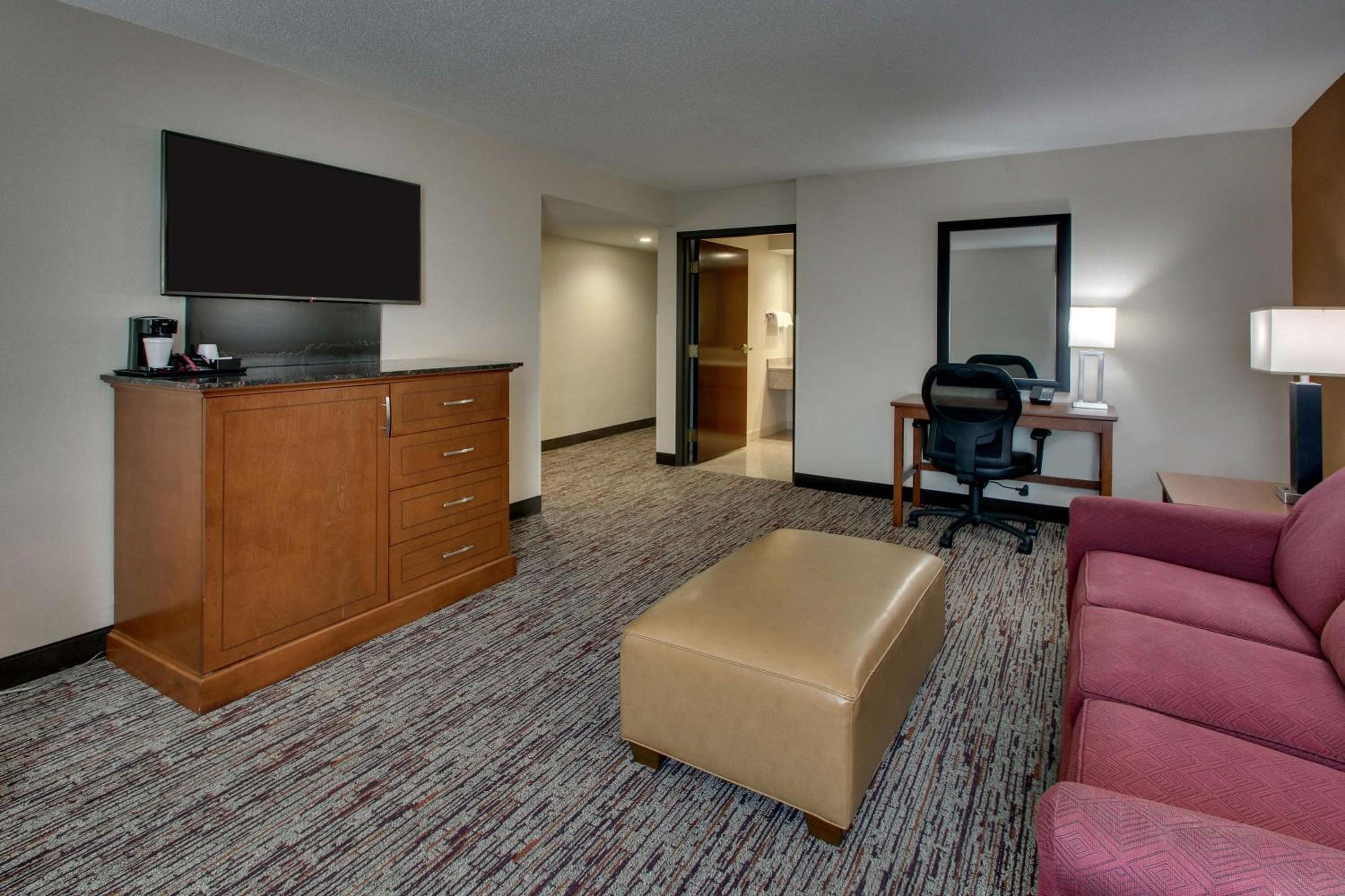 Superior King Suite - Photo 3