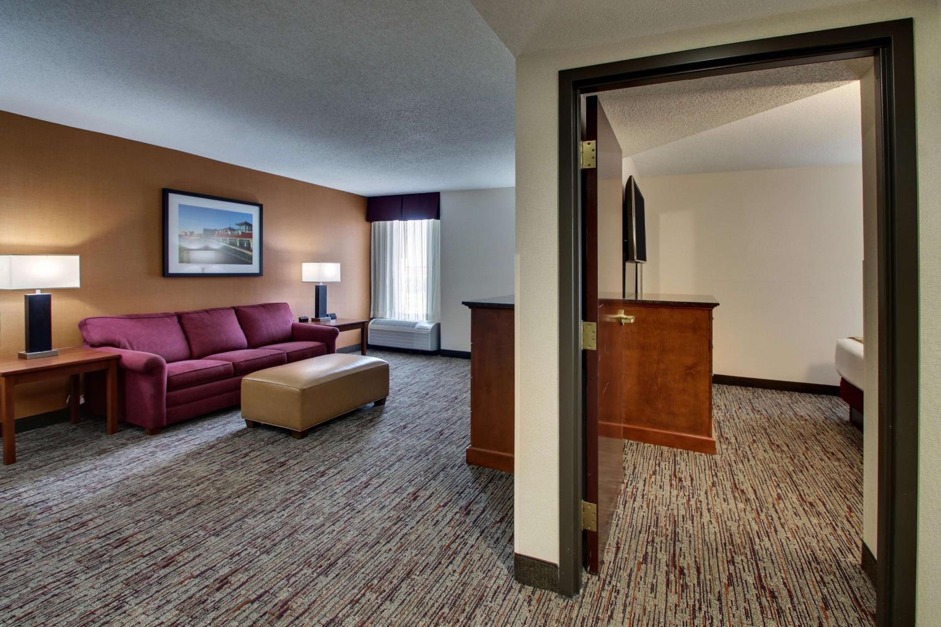Superior King Suite - Photo 2